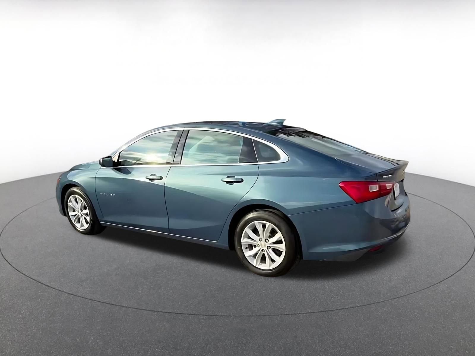 Thumbnail: 2024 Chevrolet Malibu - 10