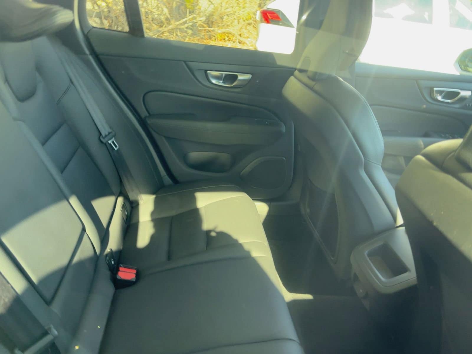 Thumbnail: 2025 Volvo S60 - 9