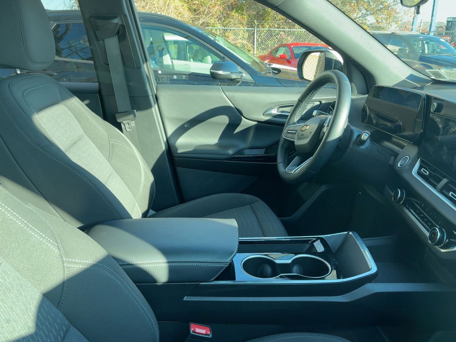 Thumbnail: 2025 Chevrolet Equinox - 10