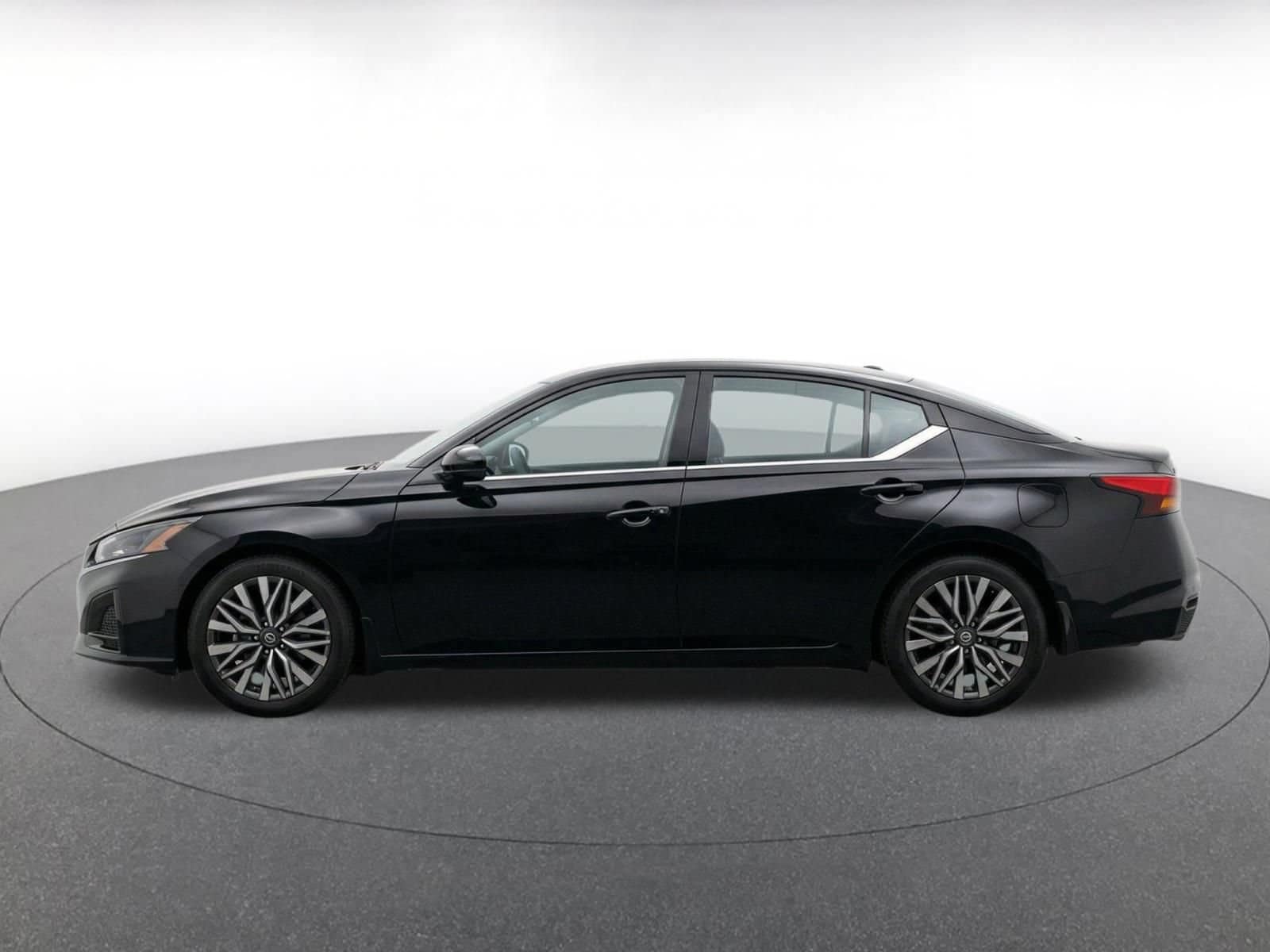 Thumbnail: 2025 Nissan Altima - 4