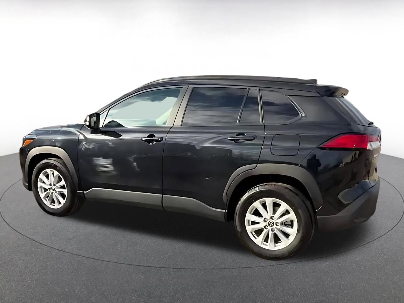 Thumbnail: 2025 Toyota Corolla Cross - 10