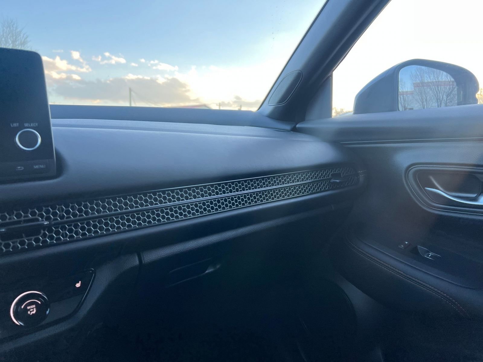 Thumbnail: 2025 Honda HR-V - 33