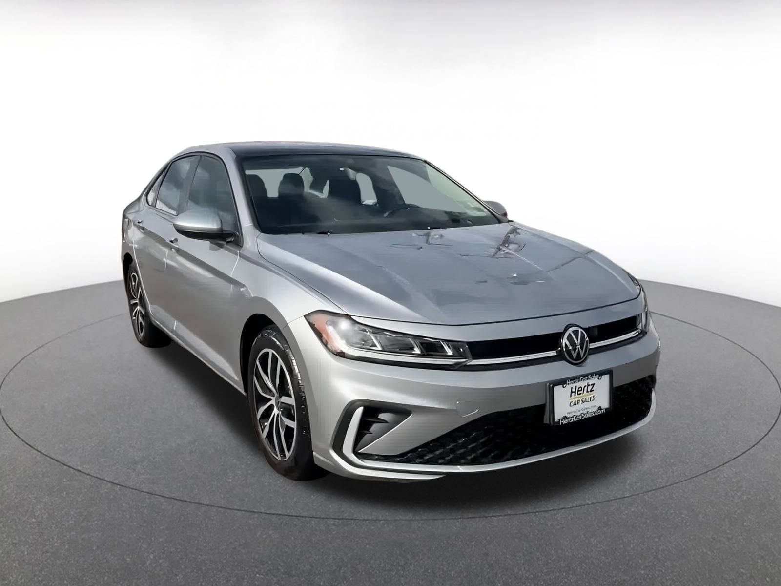 Thumbnail: 2025 Volkswagen Jetta - 3