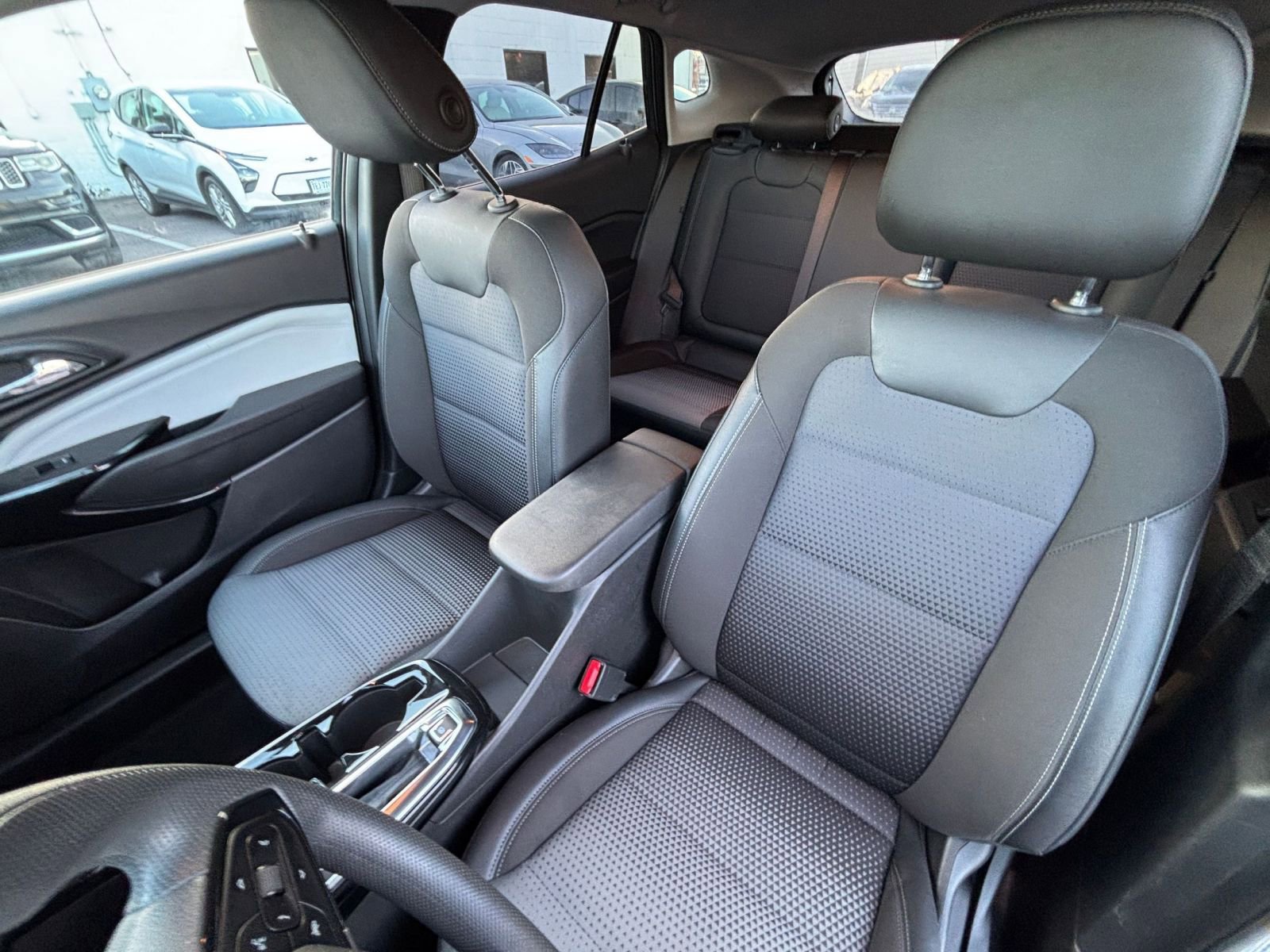 Thumbnail: 2025 Chevrolet Trax - 34