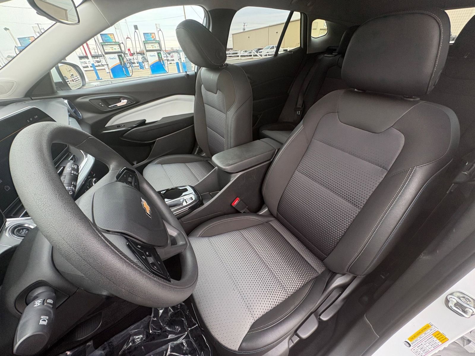 Thumbnail: 2025 Chevrolet Trax - 34