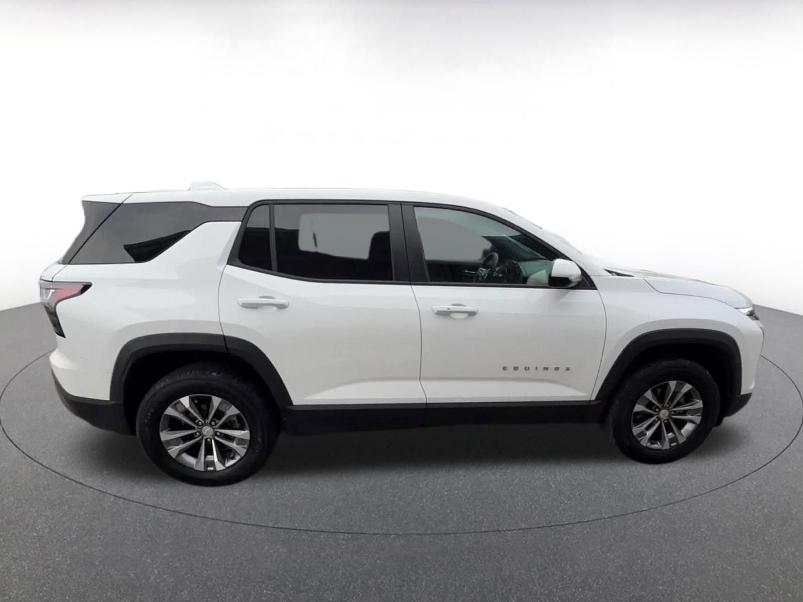 Thumbnail: 2025 Chevrolet Equinox - 16