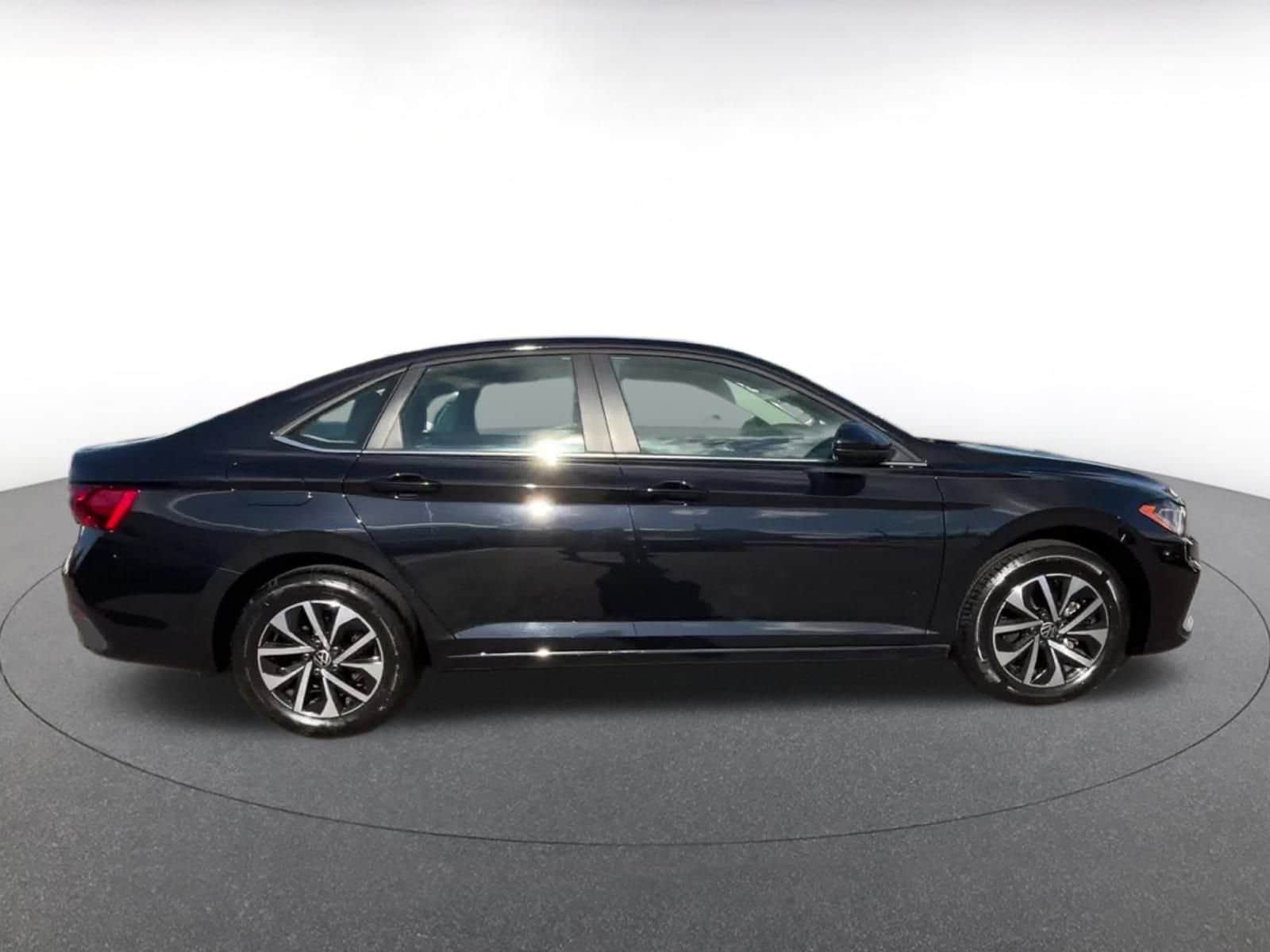 Thumbnail: 2025 Volkswagen Jetta - 16