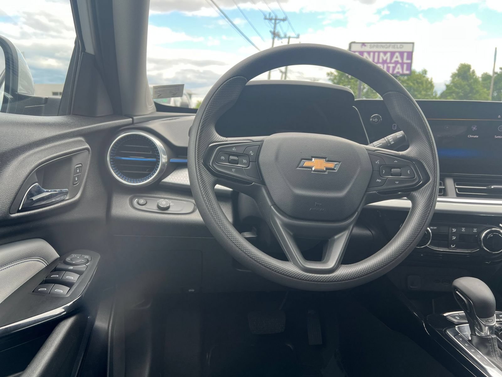 Thumbnail: 2025 Chevrolet Trax - 29