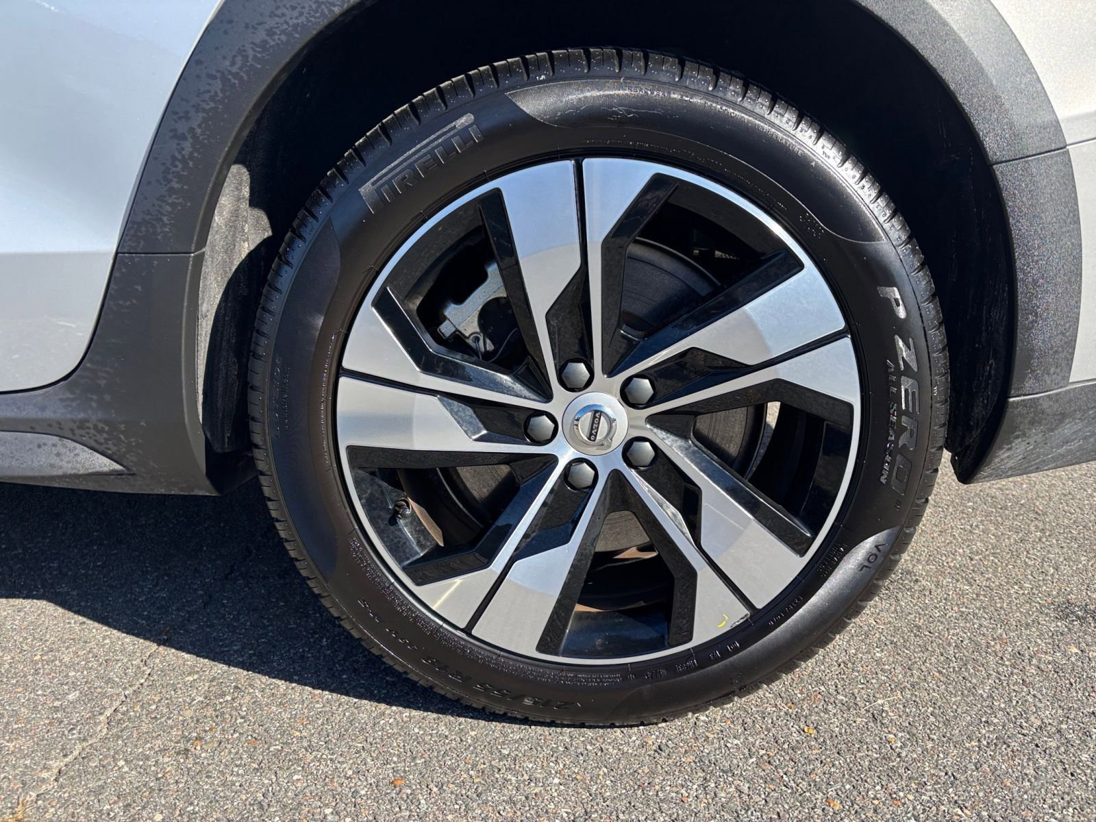 Thumbnail: 2025 Volvo S60 - 30