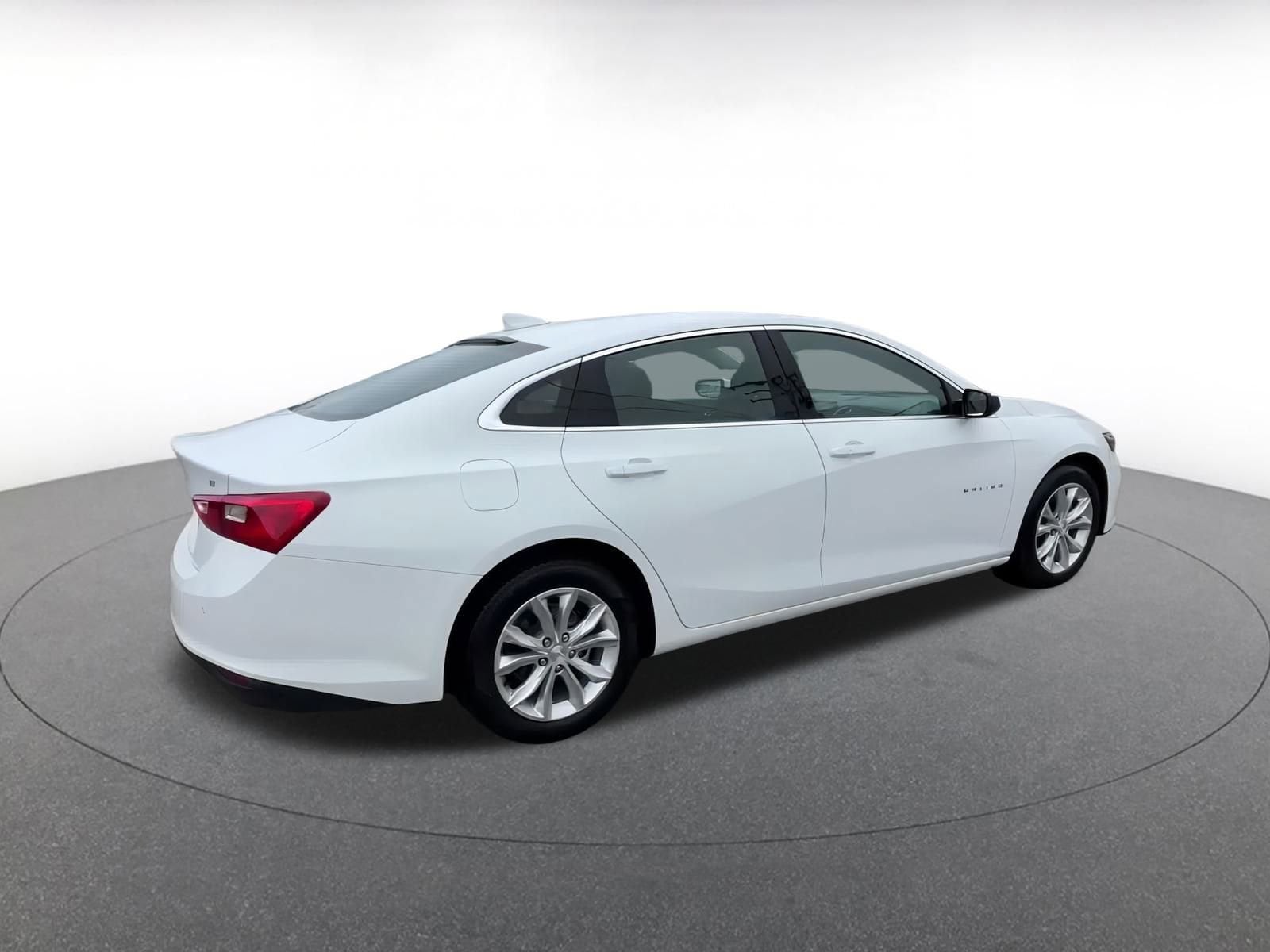 Thumbnail: 2024 Chevrolet Malibu - 15