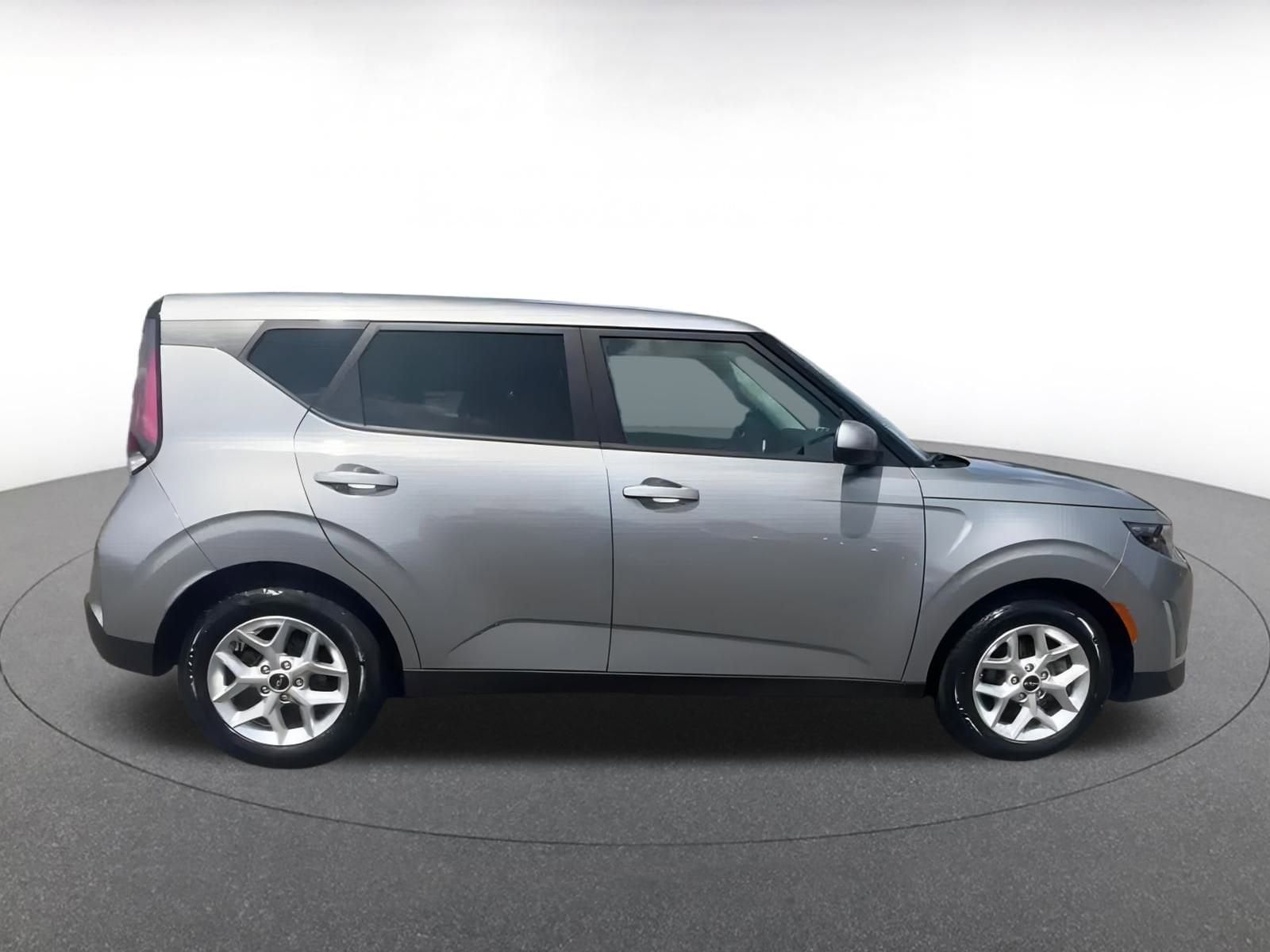 Thumbnail: 2023 Kia Soul - 16