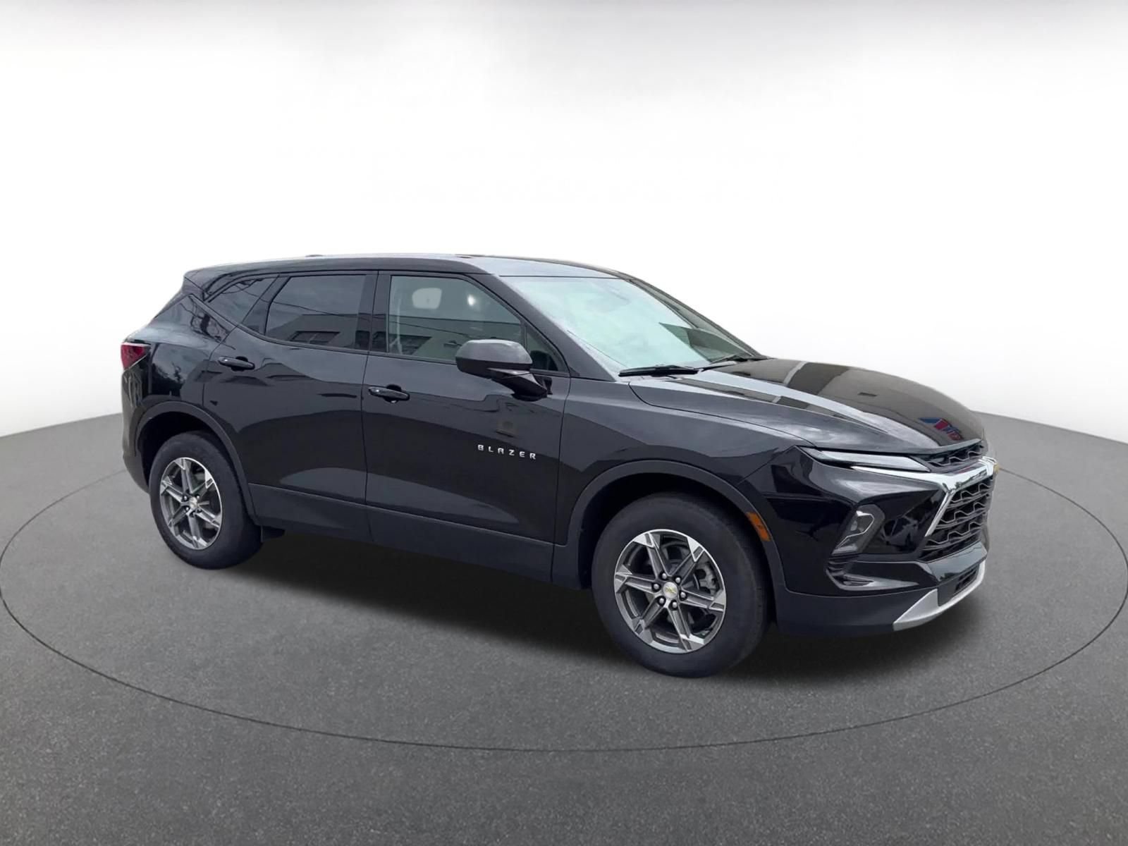 Thumbnail: 2025 Chevrolet Blazer - 2