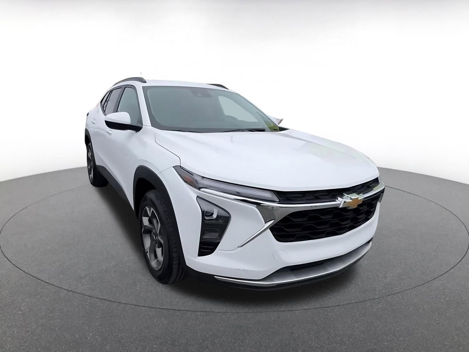 Thumbnail: 2025 Chevrolet Trax - 3