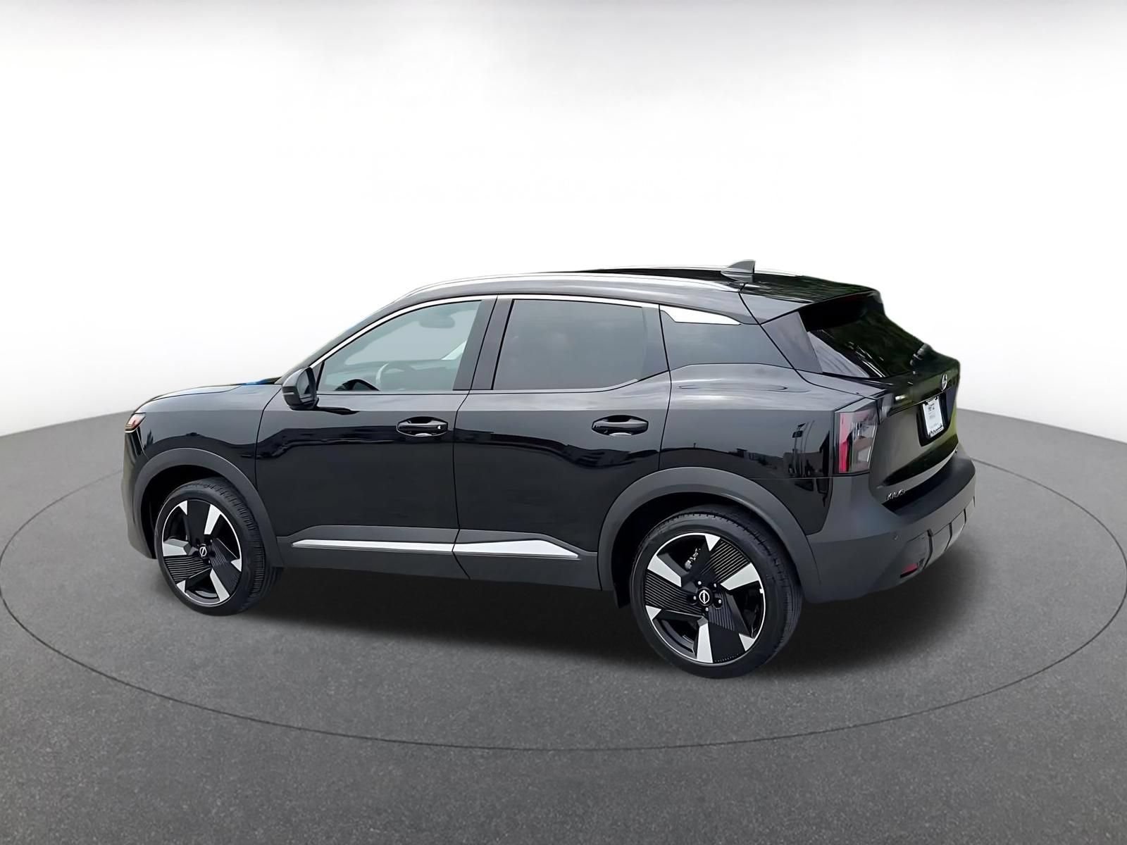 Thumbnail: 2026 Nissan Kicks - 10