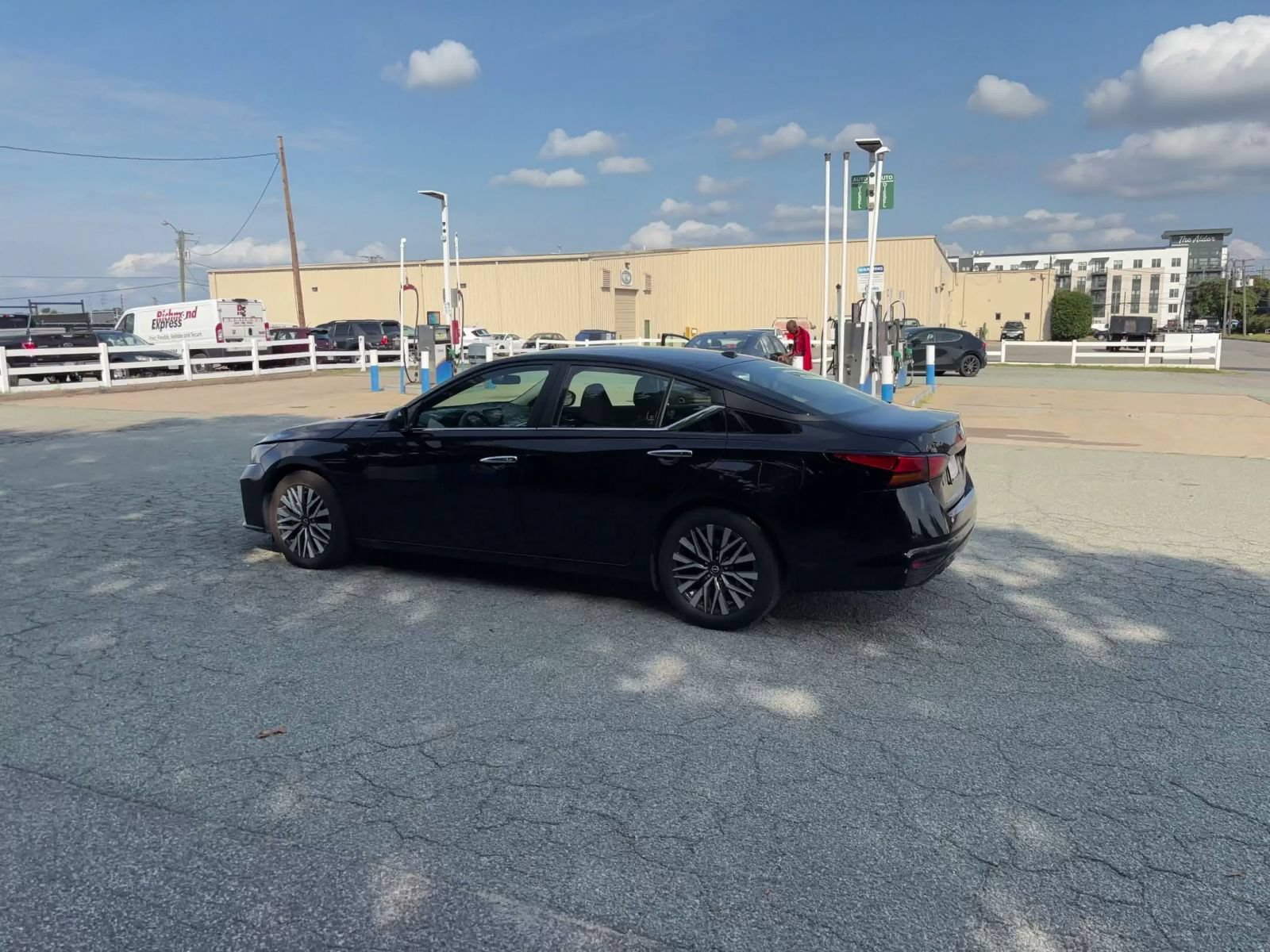 Thumbnail: 2025 Nissan Altima - 9