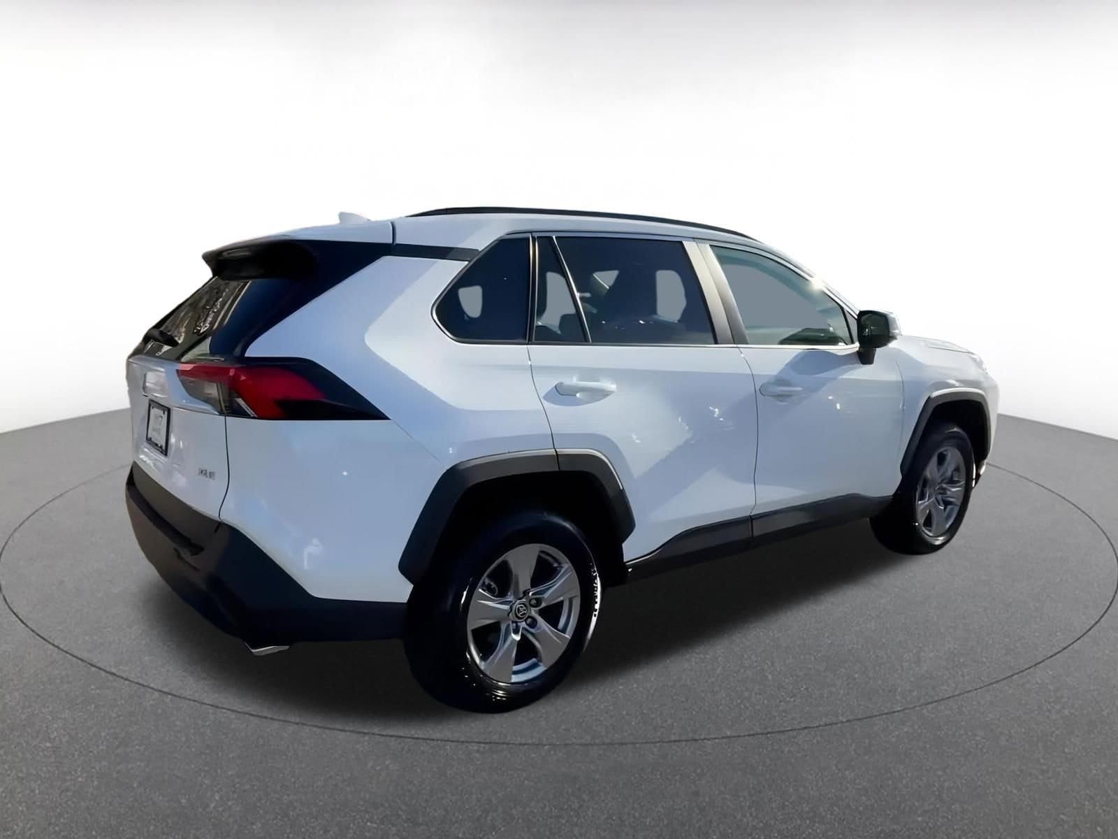 Thumbnail: 2025 Toyota RAV4 - 15