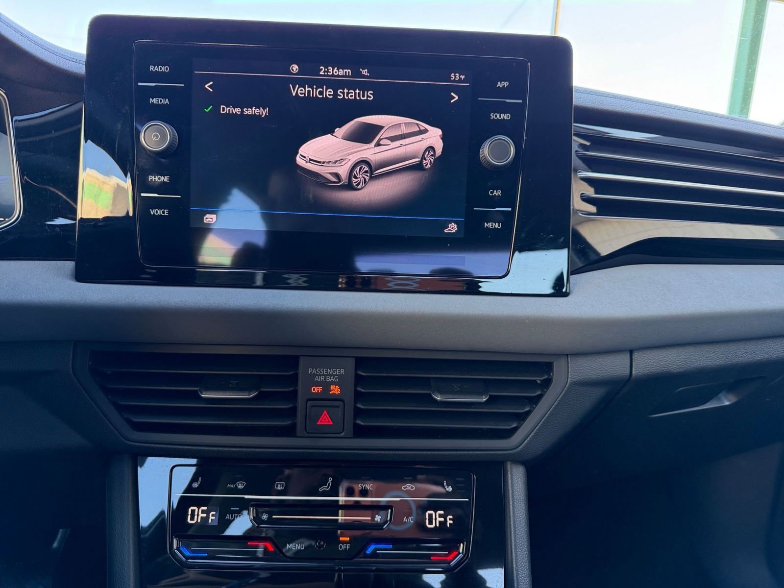 Thumbnail: 2025 Volkswagen Jetta - 17