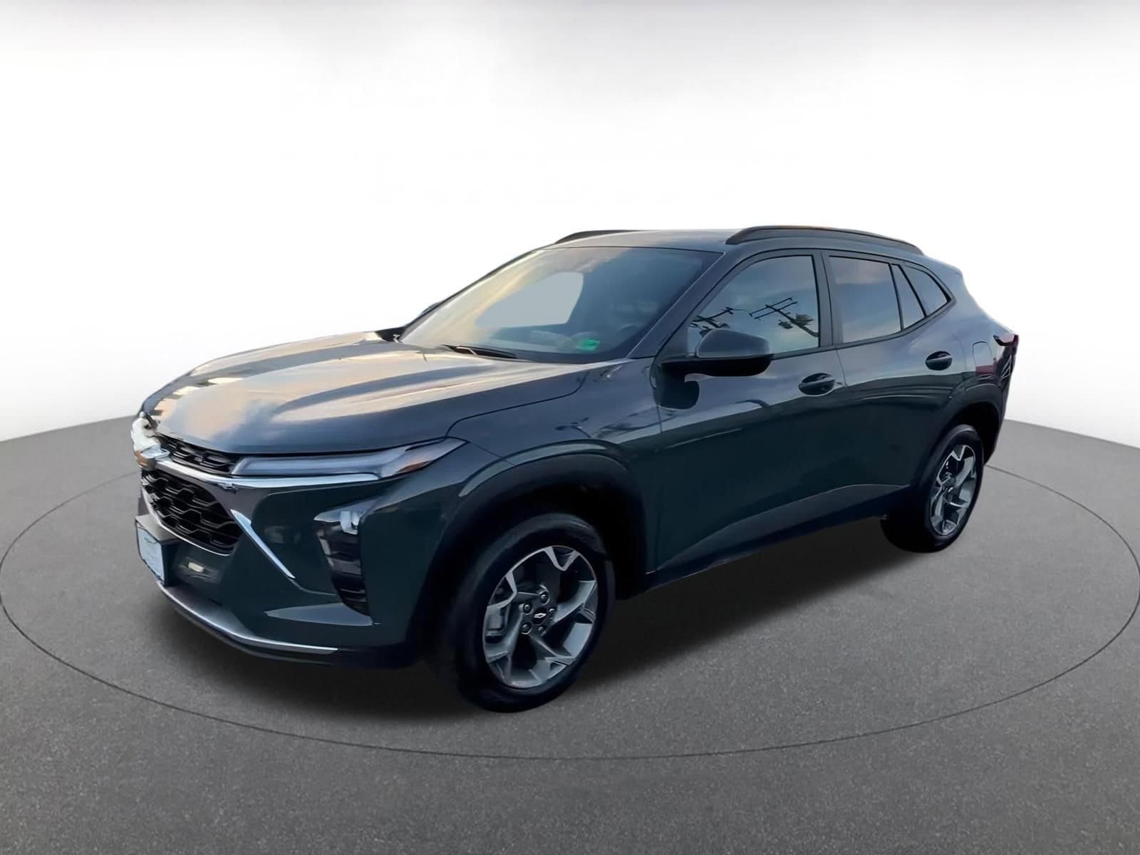 Thumbnail: 2025 Chevrolet Trax - 8