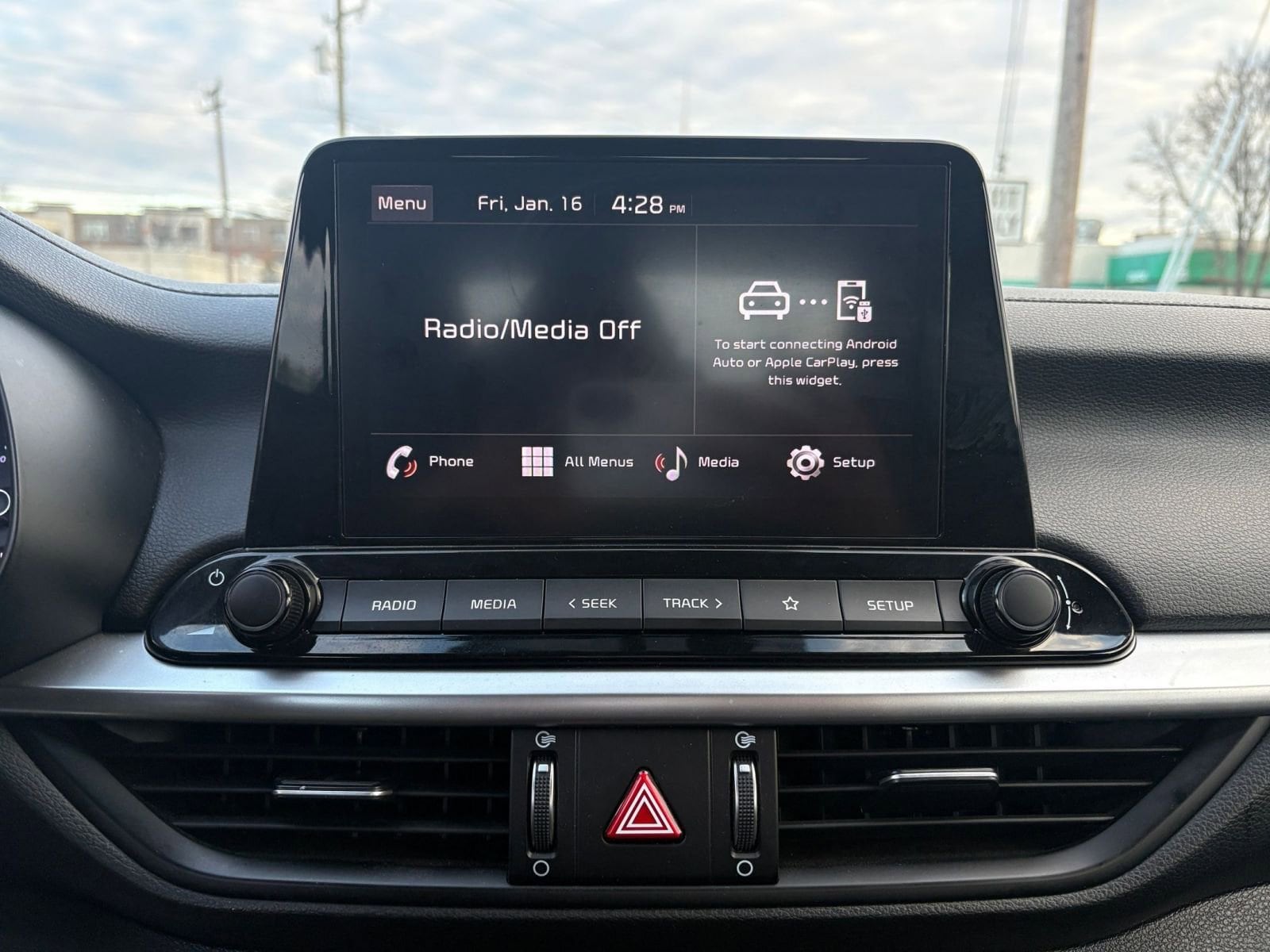 Thumbnail: 2024 Kia Forte - 21