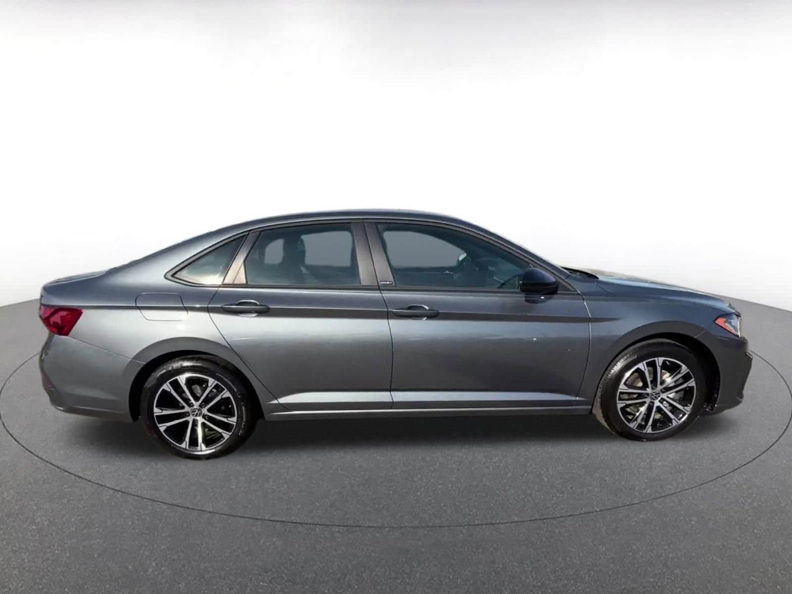 Thumbnail: 2025 Volkswagen Jetta - 16