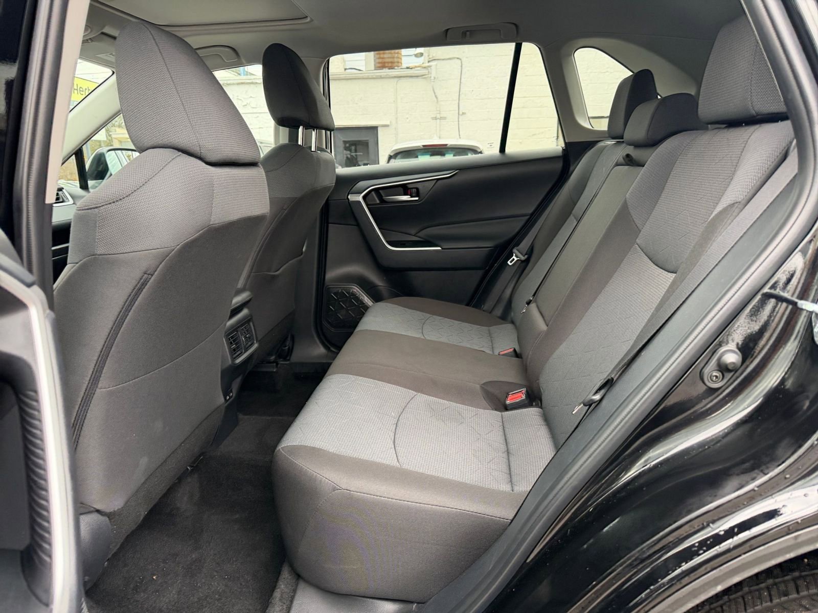 Thumbnail: 2025 Toyota RAV4 - 27