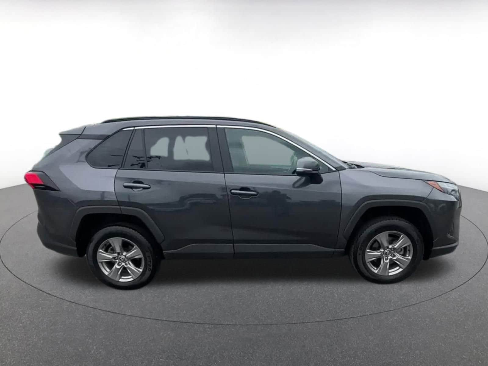 2024 Toyota RAV4 XLE 16