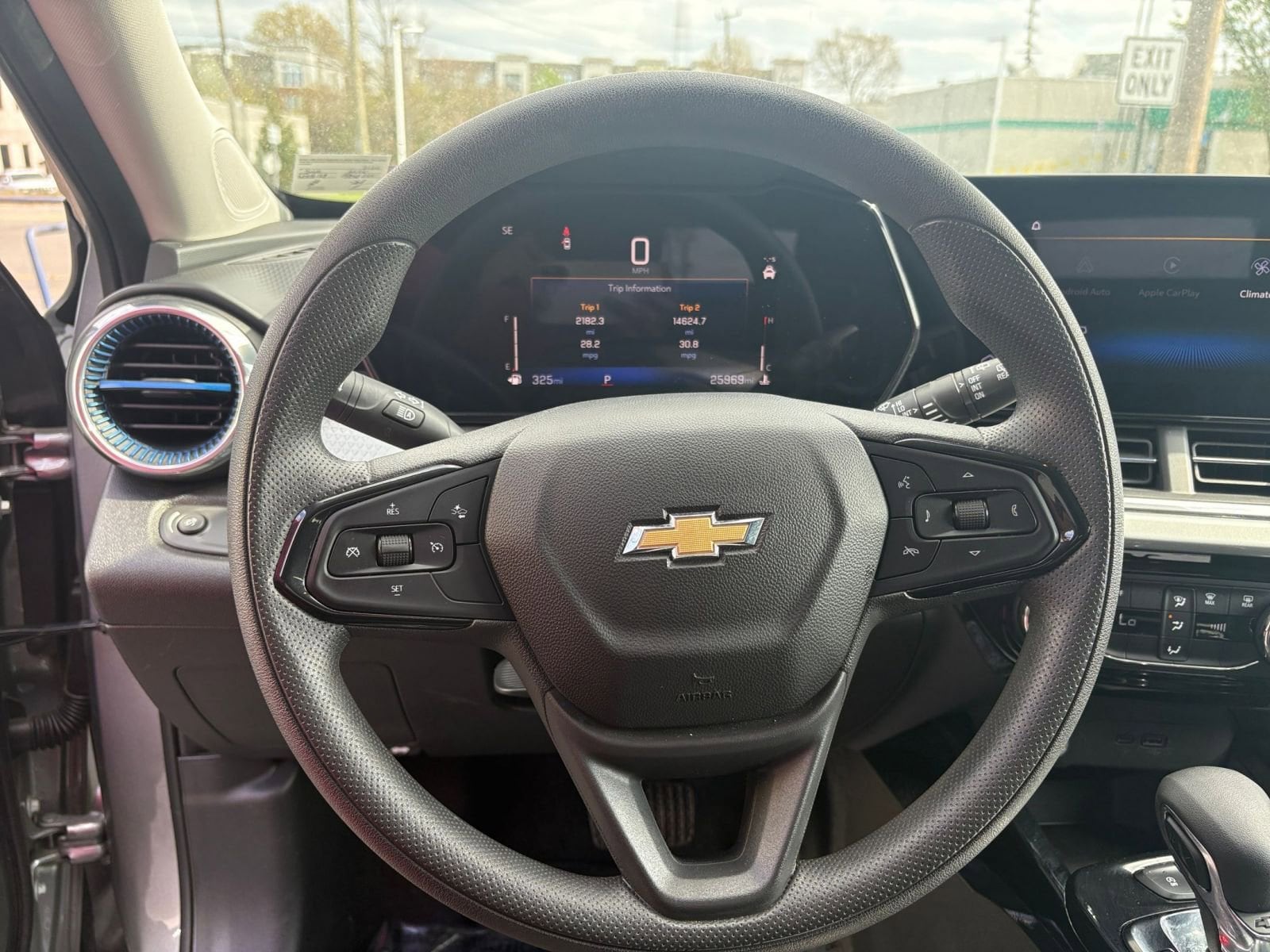 Thumbnail: 2025 Chevrolet Trax - 27