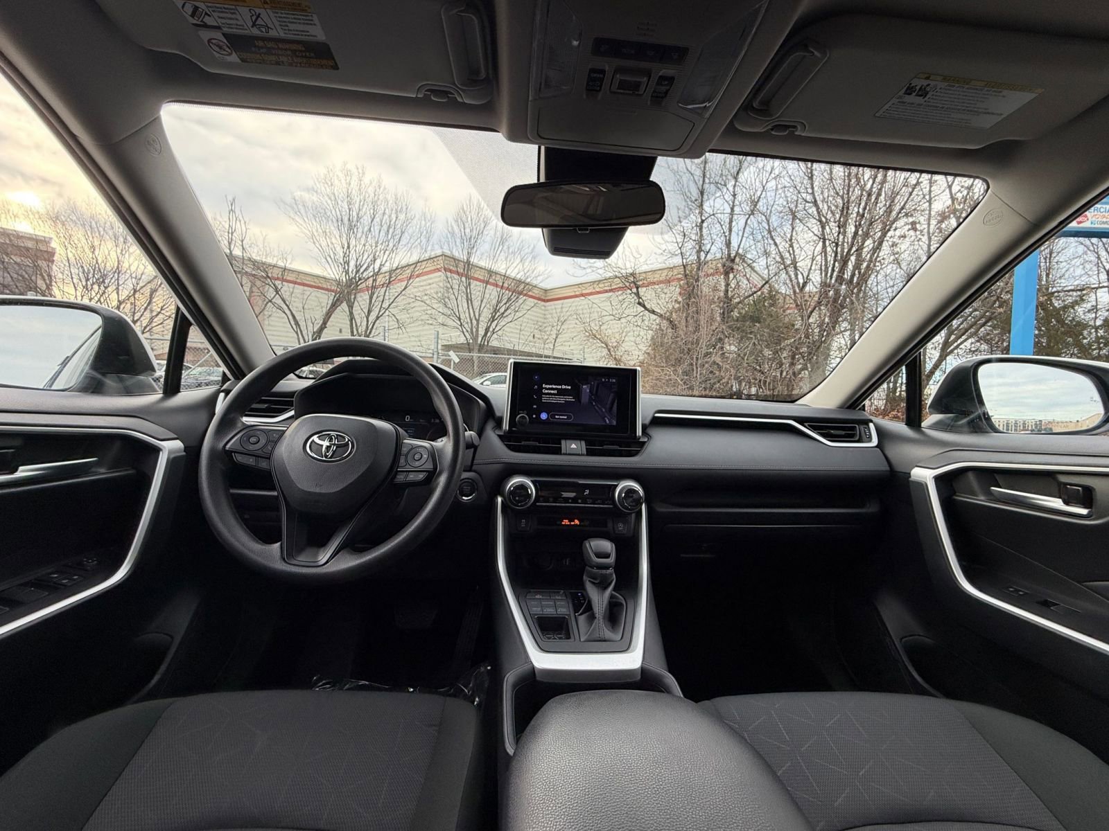 Thumbnail: 2025 Toyota RAV4 - 35