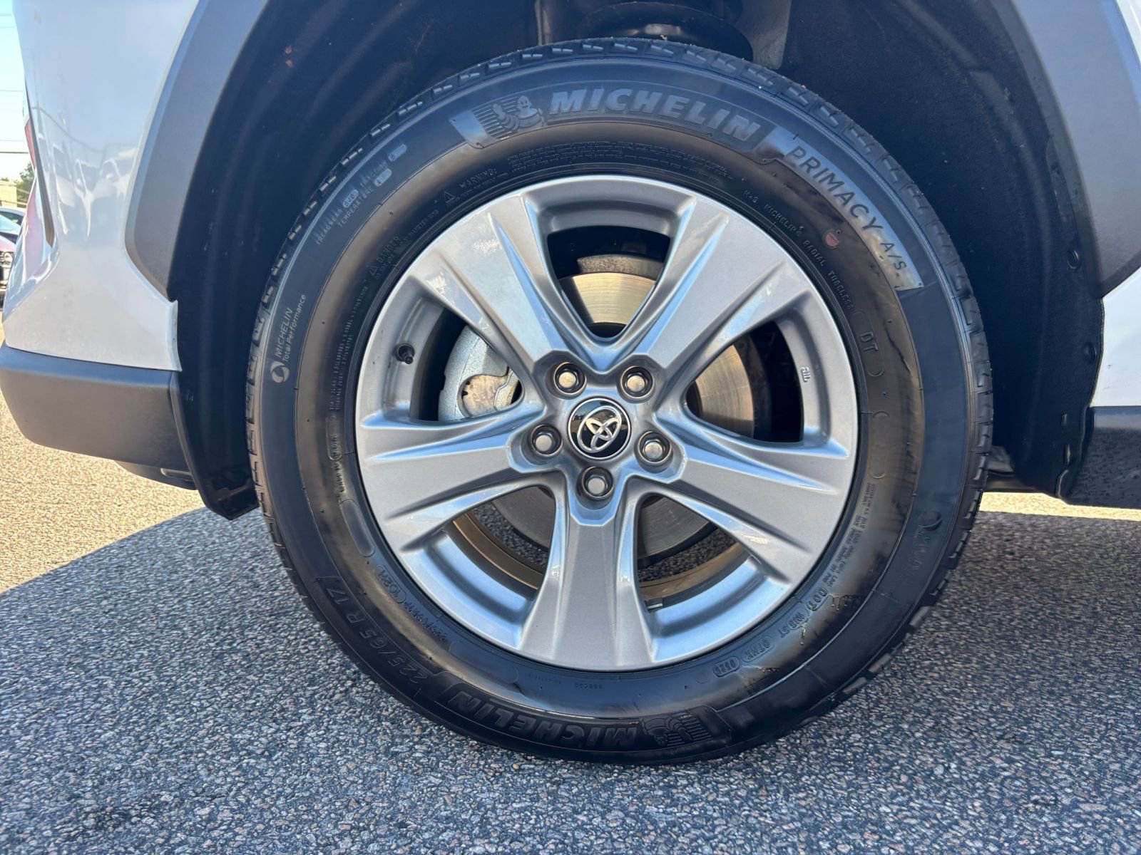 Thumbnail: 2025 Toyota RAV4 - 29