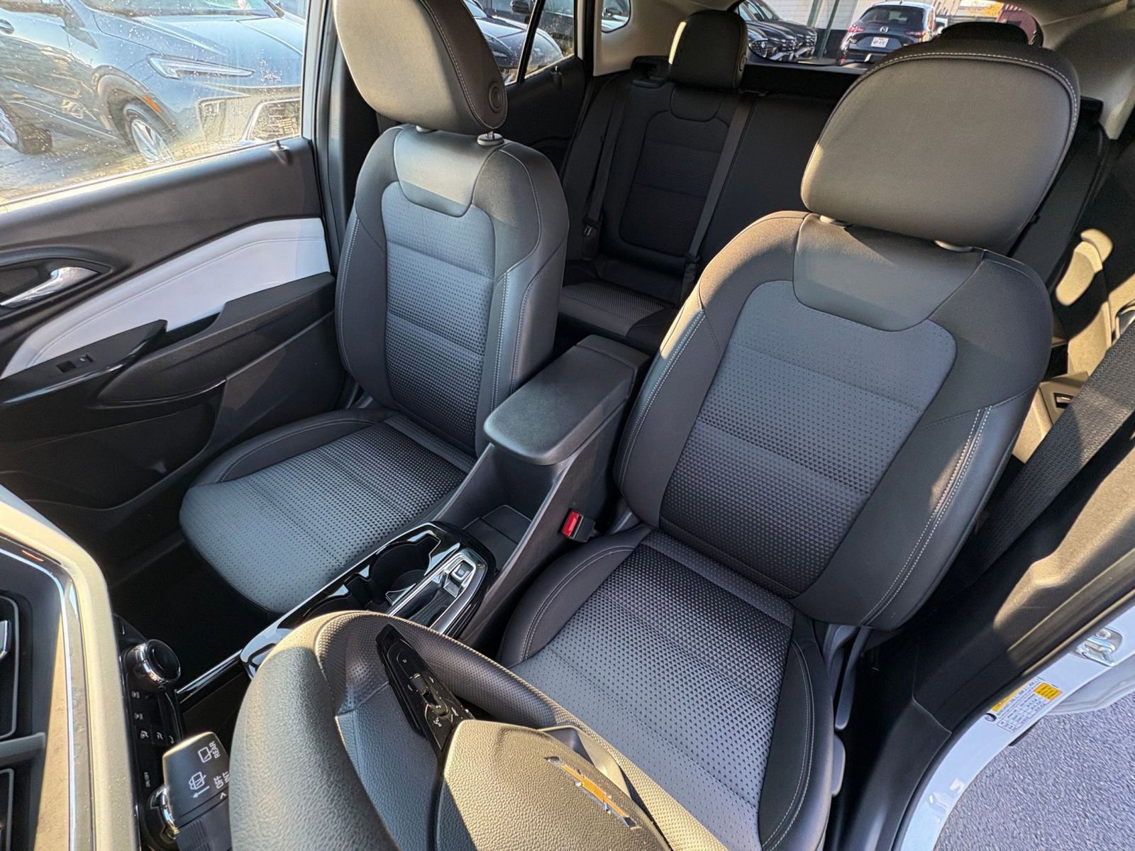 Thumbnail: 2025 Chevrolet Trax - 34