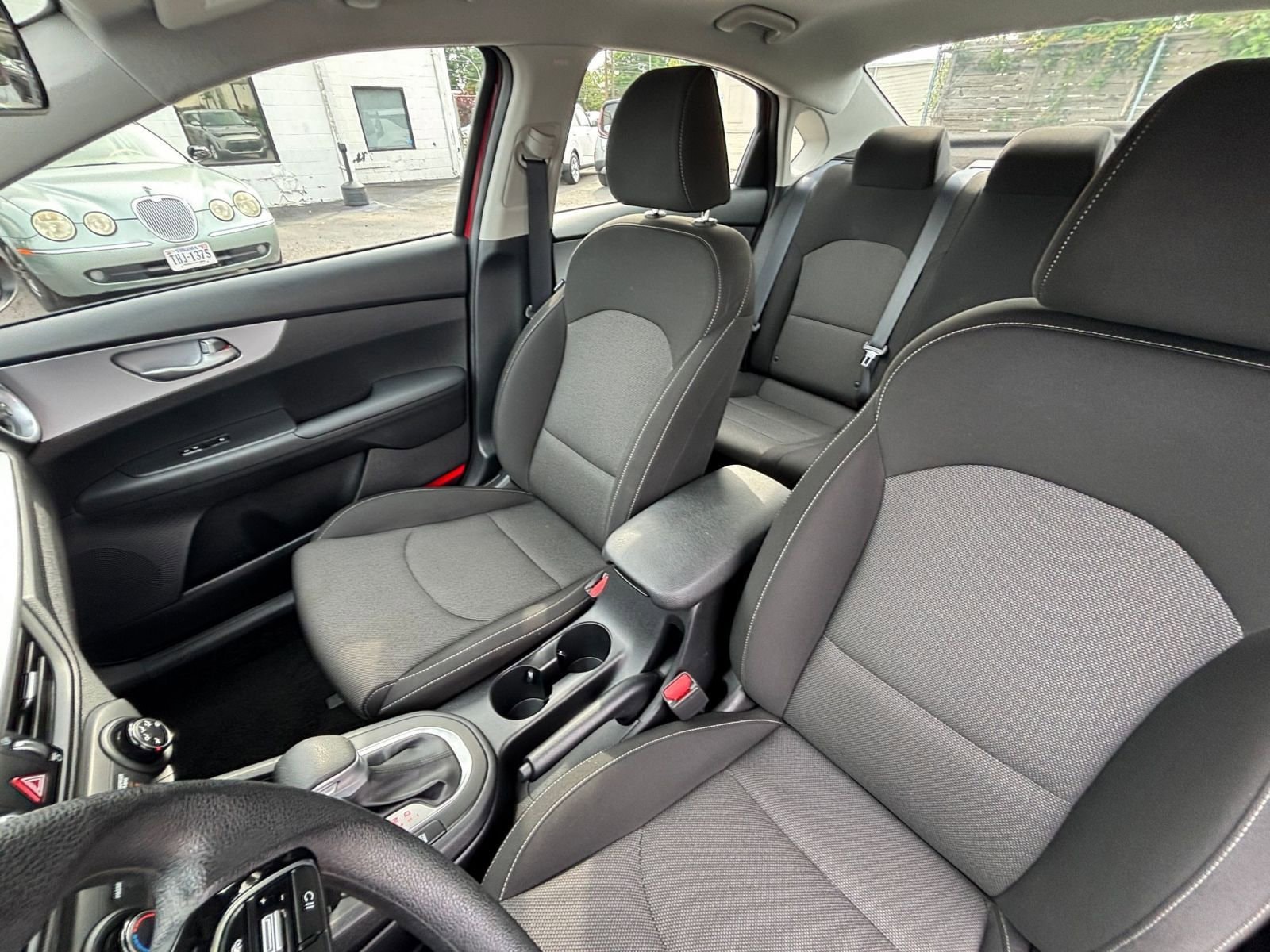 2024 Kia Forte LXS 34