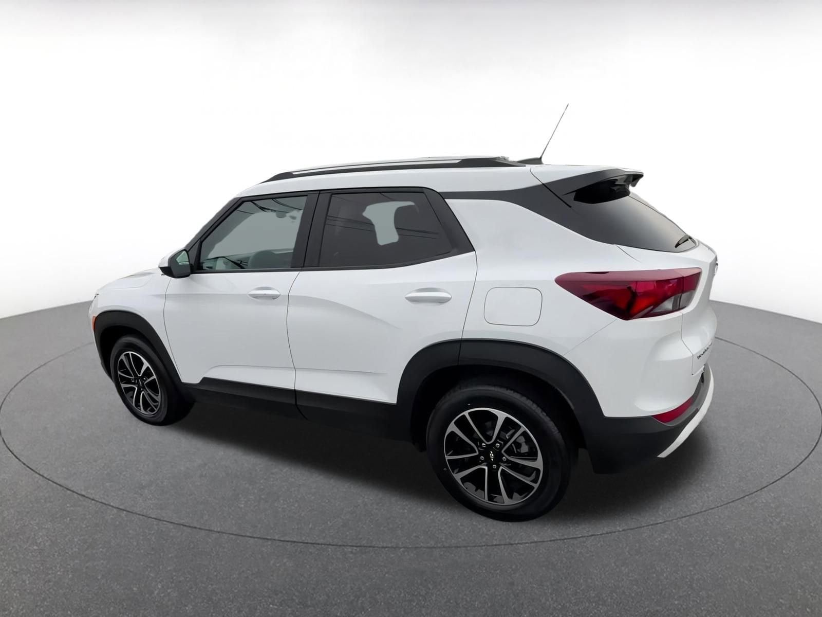 Thumbnail: 2025 Chevrolet TrailBlazer - 10