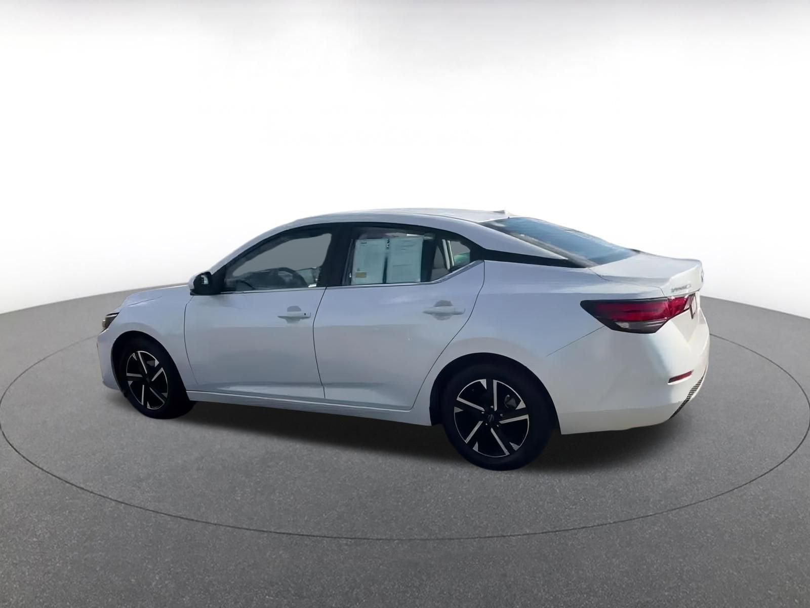 Thumbnail: 2024 Nissan Sentra - 10