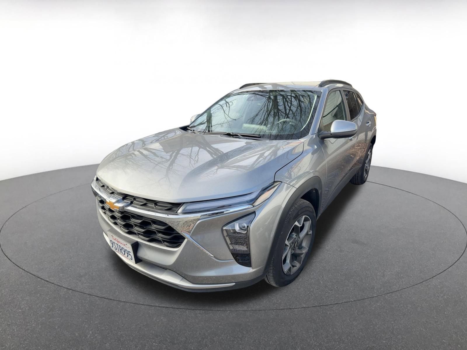 Thumbnail: 2025 Chevrolet Trax - 4