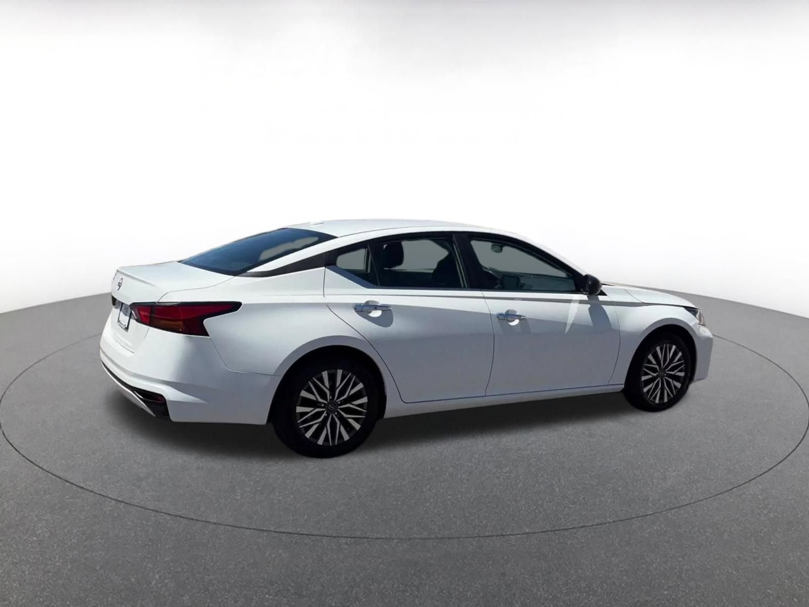 Thumbnail: 2025 Nissan Altima - 15