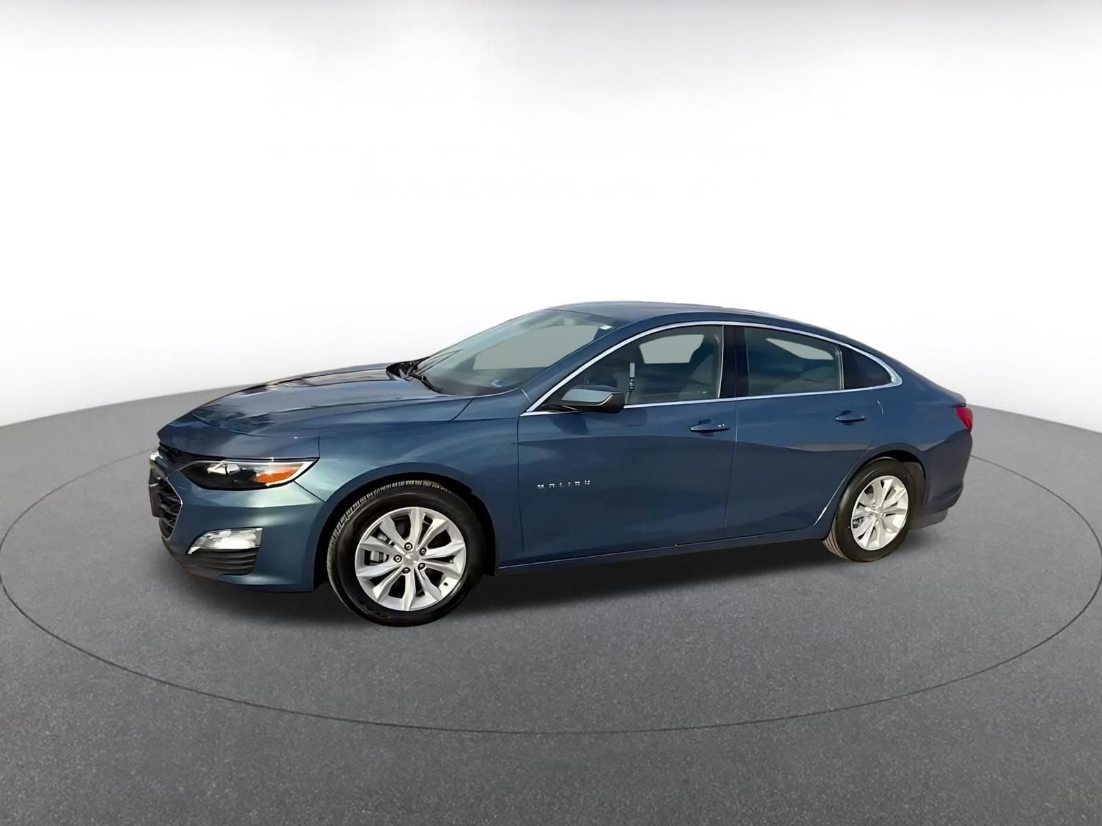 Thumbnail: 2024 Chevrolet Malibu - 8