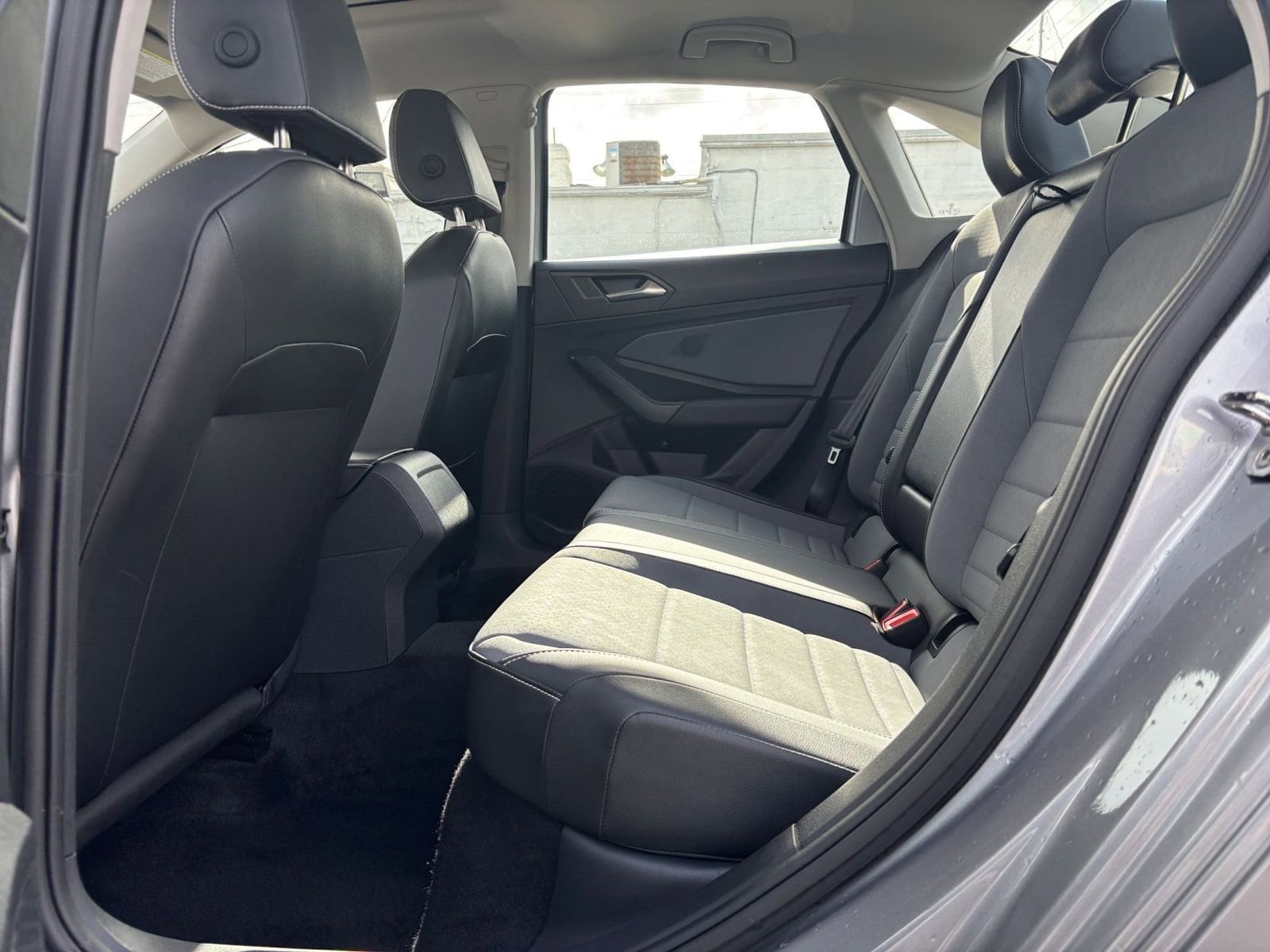 Thumbnail: 2025 Volkswagen Jetta - 24