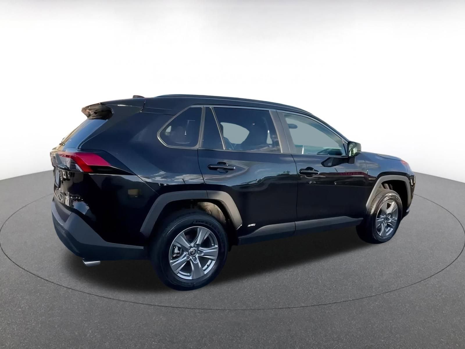 Thumbnail: 2025 Toyota RAV4 - 14