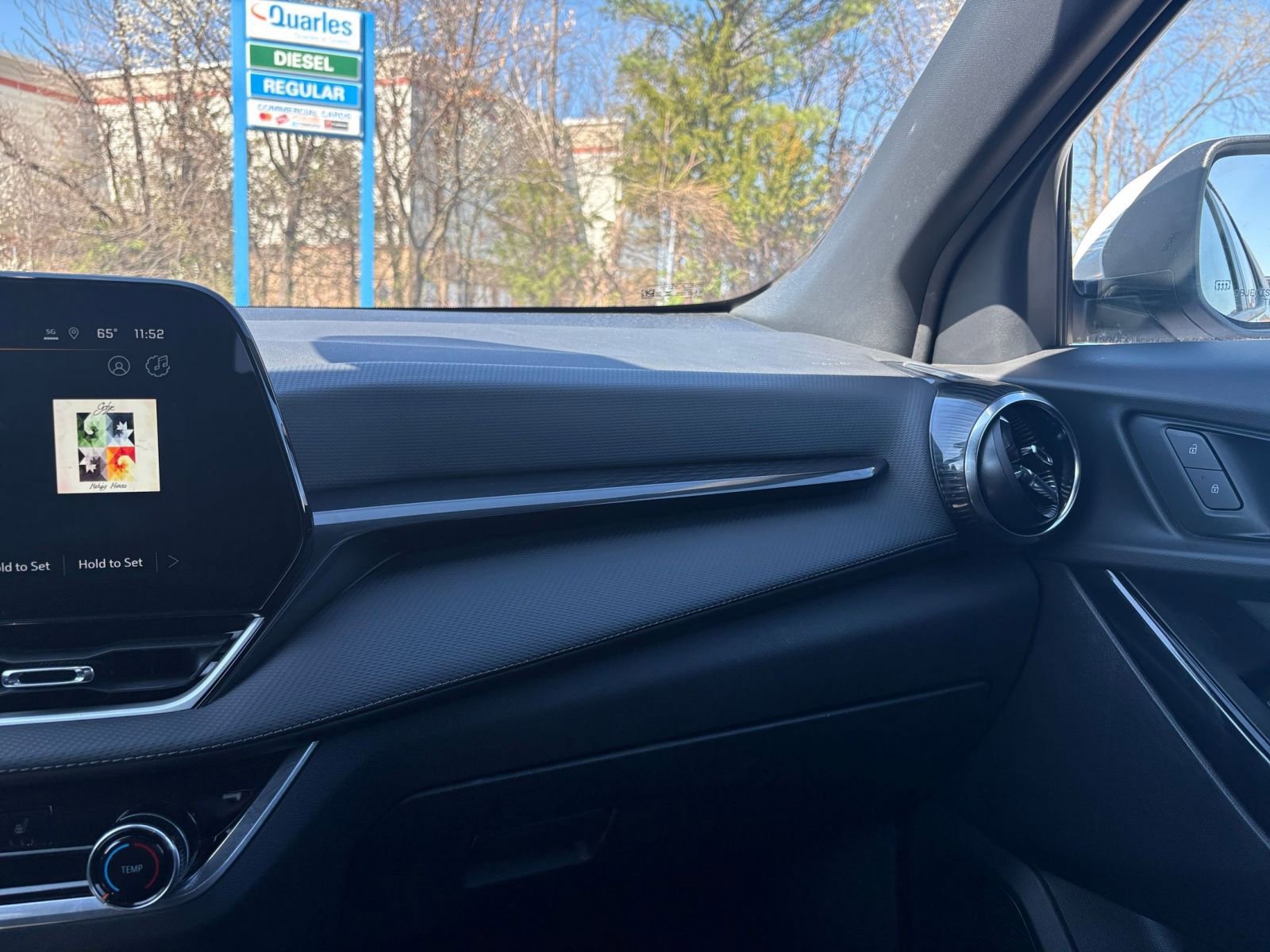 Thumbnail: 2025 Chevrolet Equinox - 35