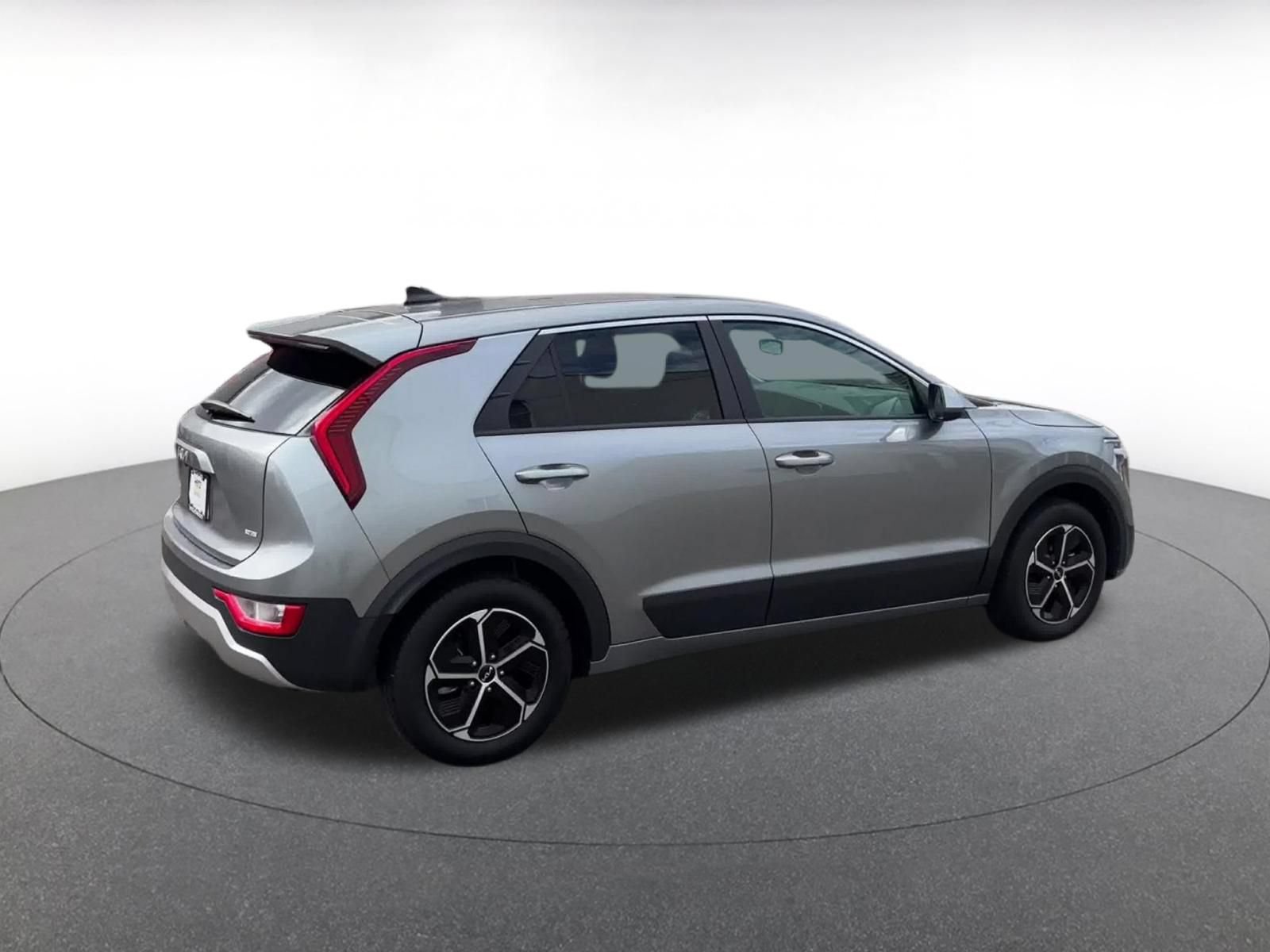 Thumbnail: 2026 Kia Niro - 15