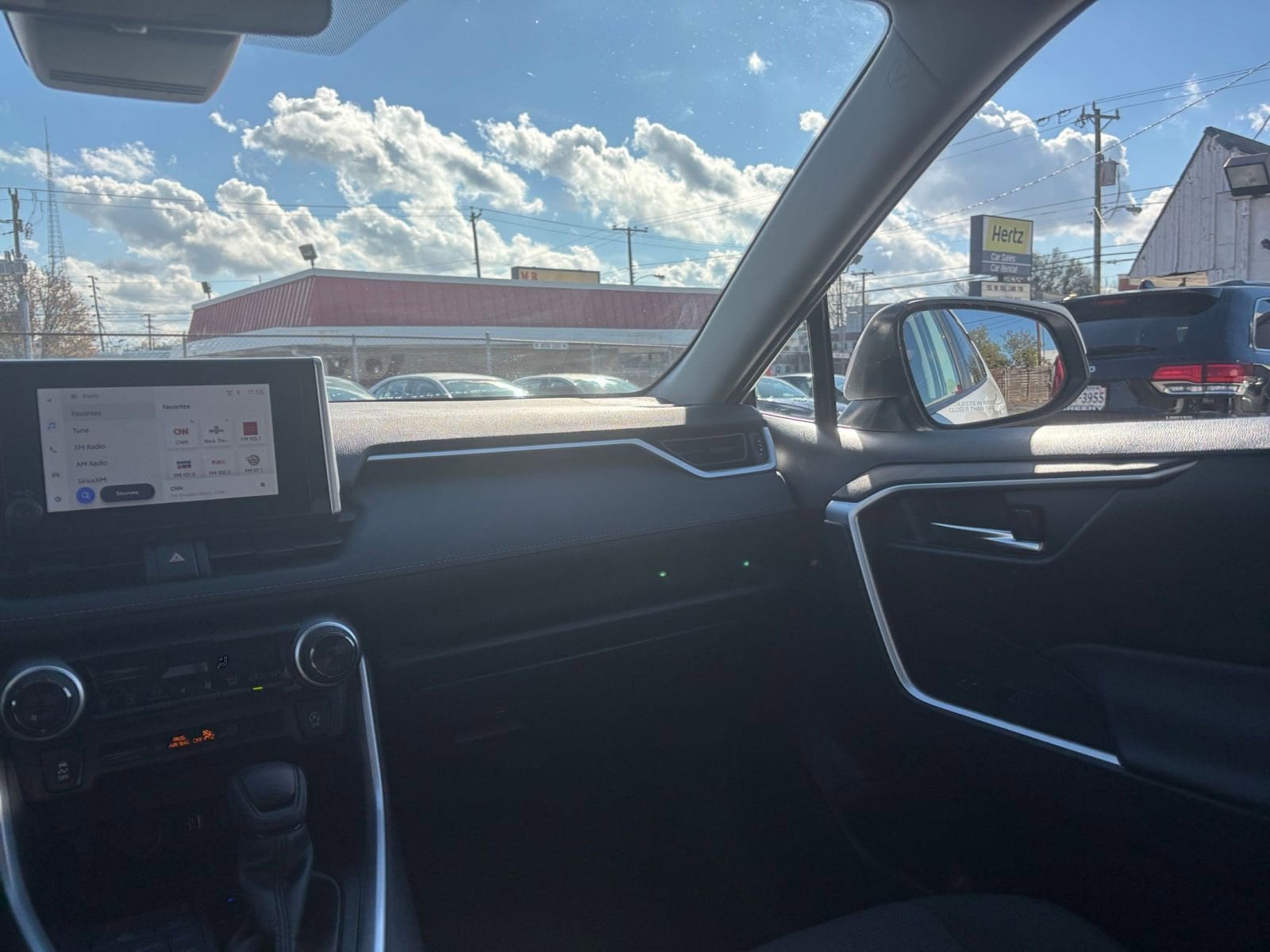 Thumbnail: 2025 Toyota RAV4 - 35