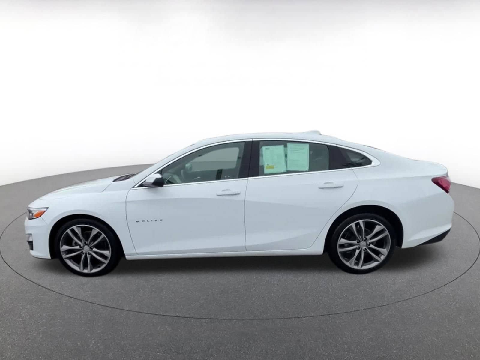 Thumbnail: 2024 Chevrolet Malibu - 9