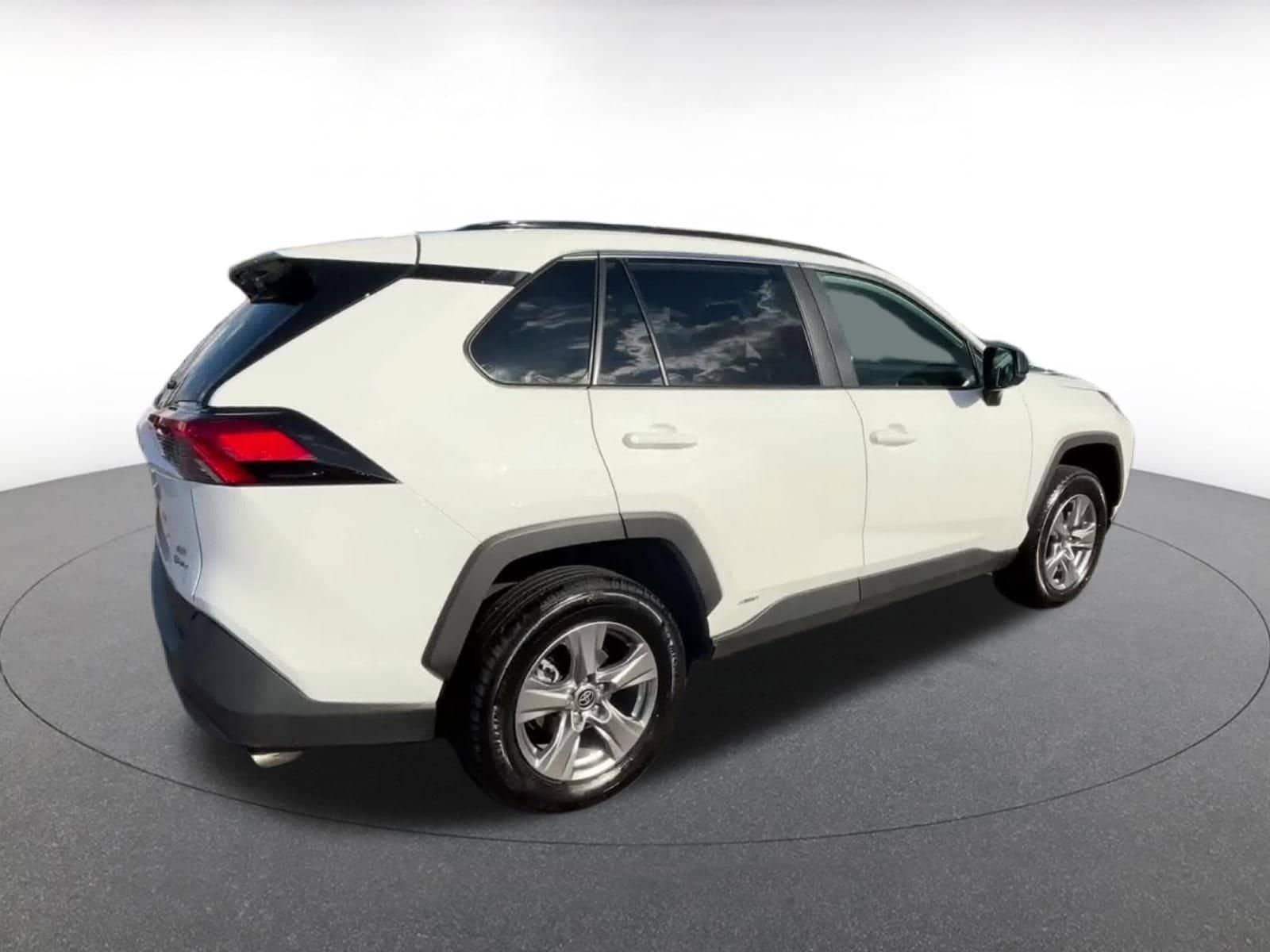 Thumbnail: 2025 Toyota RAV4 - 15