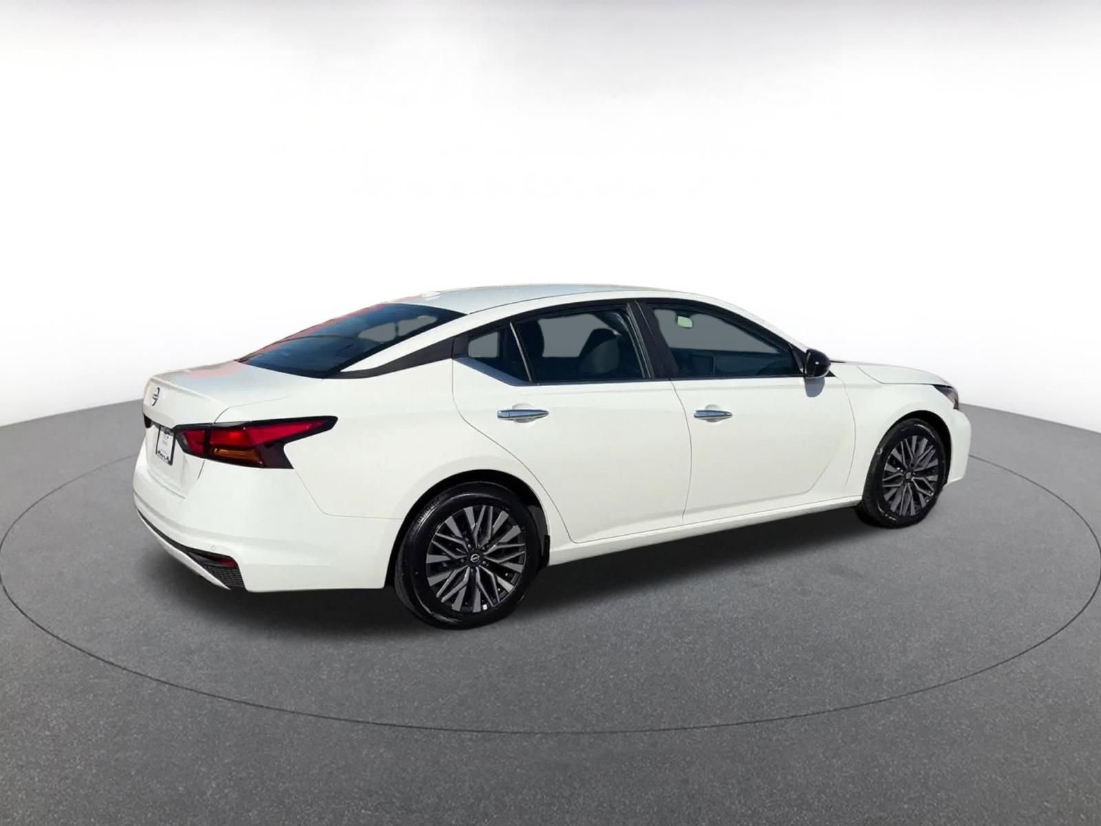 Thumbnail: 2025 Nissan Altima - 15