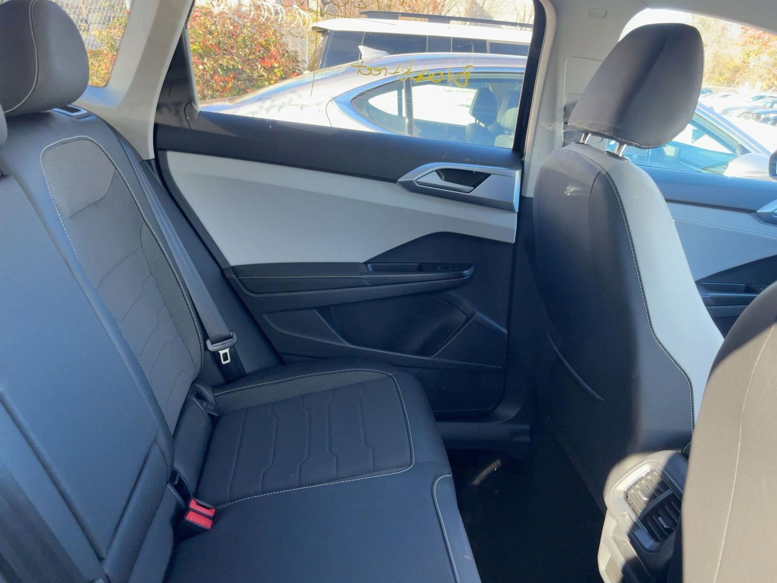 Thumbnail: 2025 Volkswagen Taos - 10