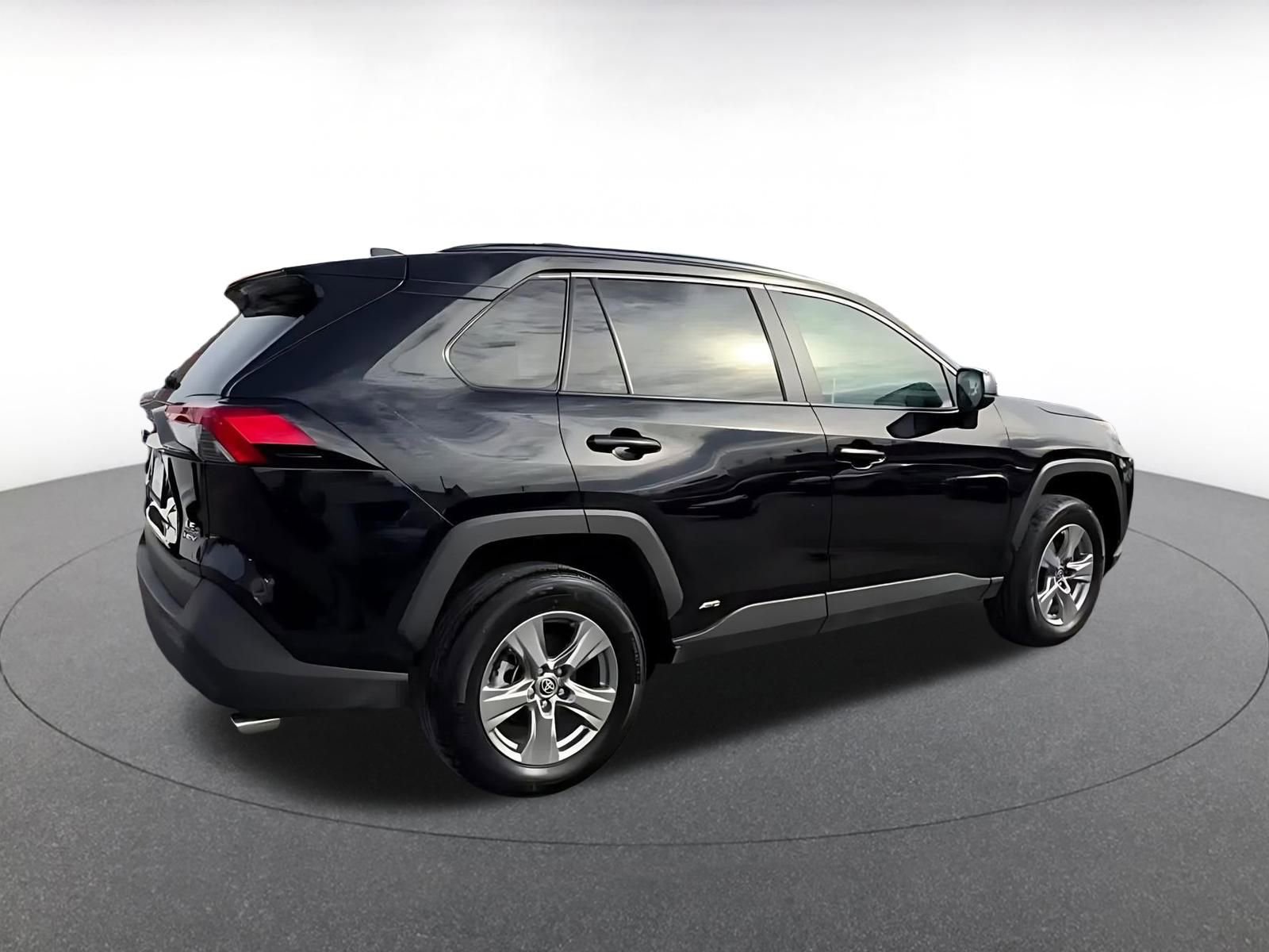 Thumbnail: 2025 Toyota RAV4 - 14