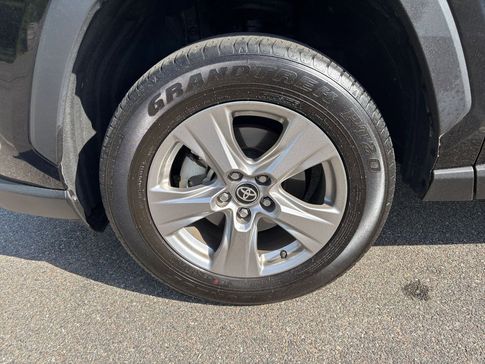 Thumbnail: 2025 Toyota RAV4 - 32