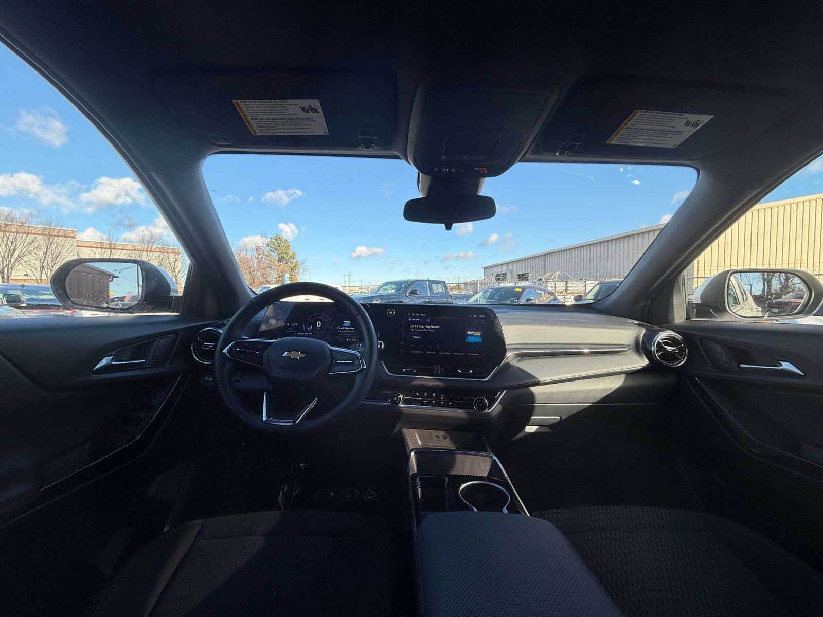 Thumbnail: 2025 Chevrolet Equinox - 32