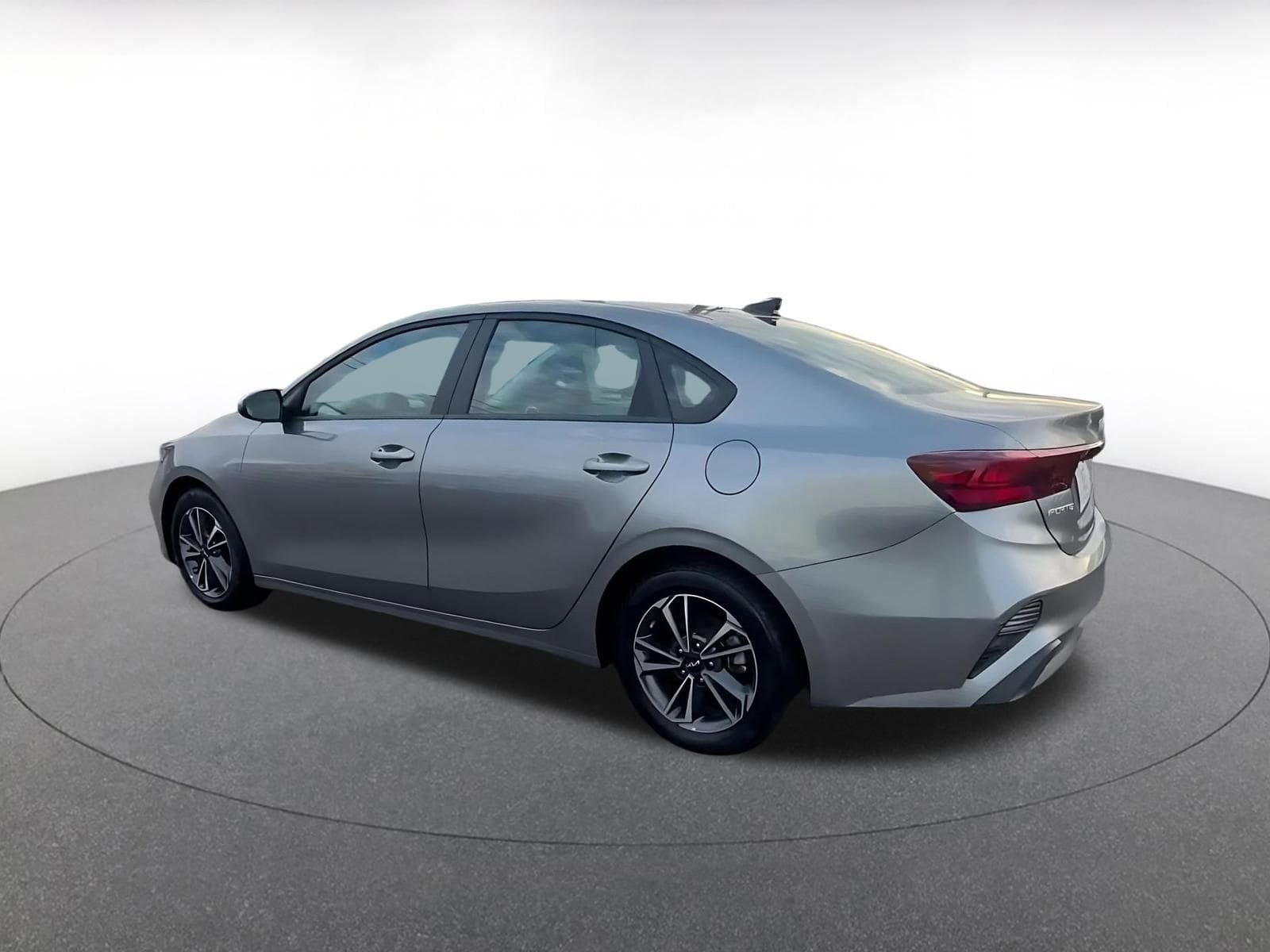 Thumbnail: 2024 Kia Forte - 10