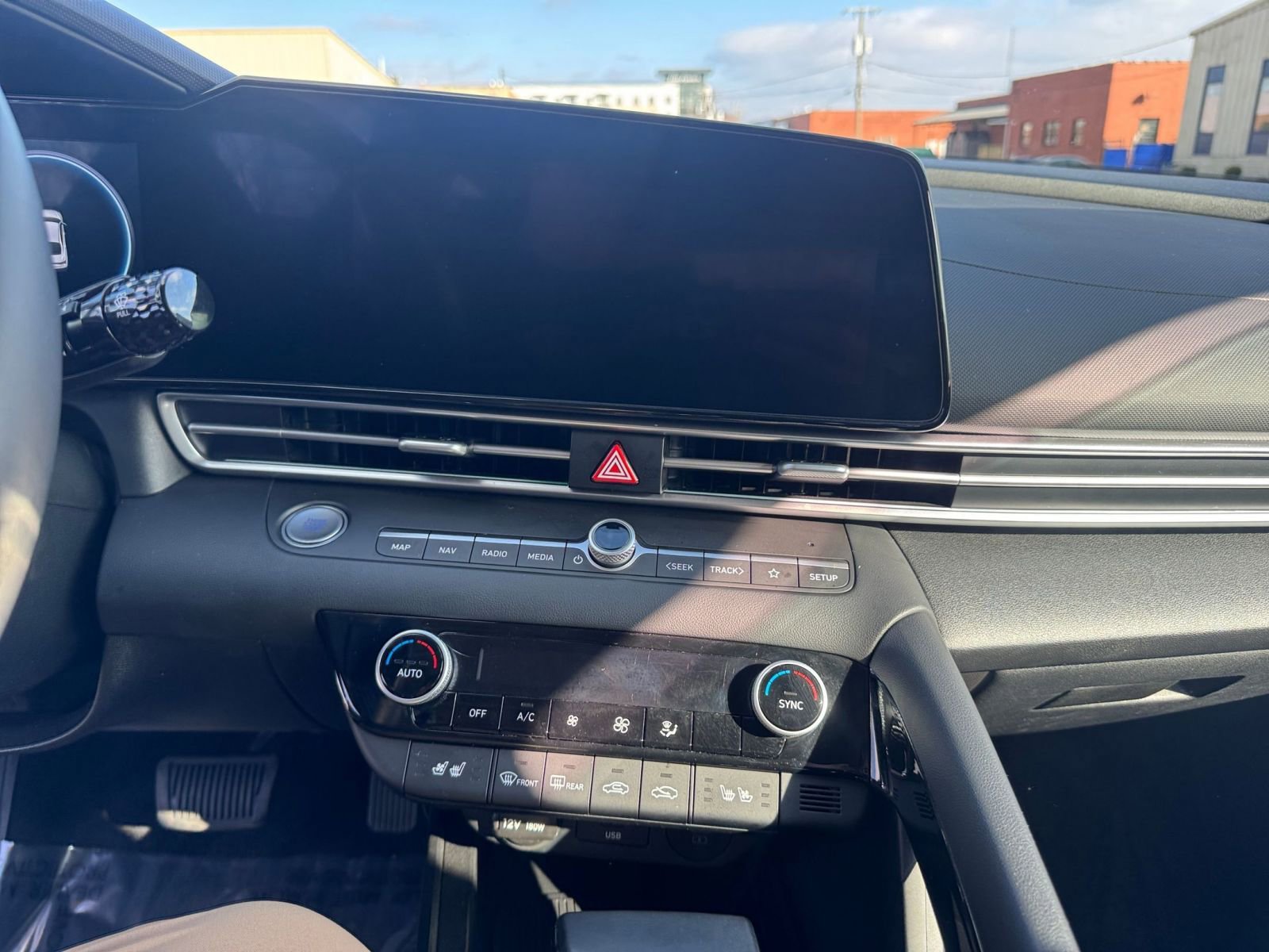 Thumbnail: 2025 Hyundai Elantra - 17